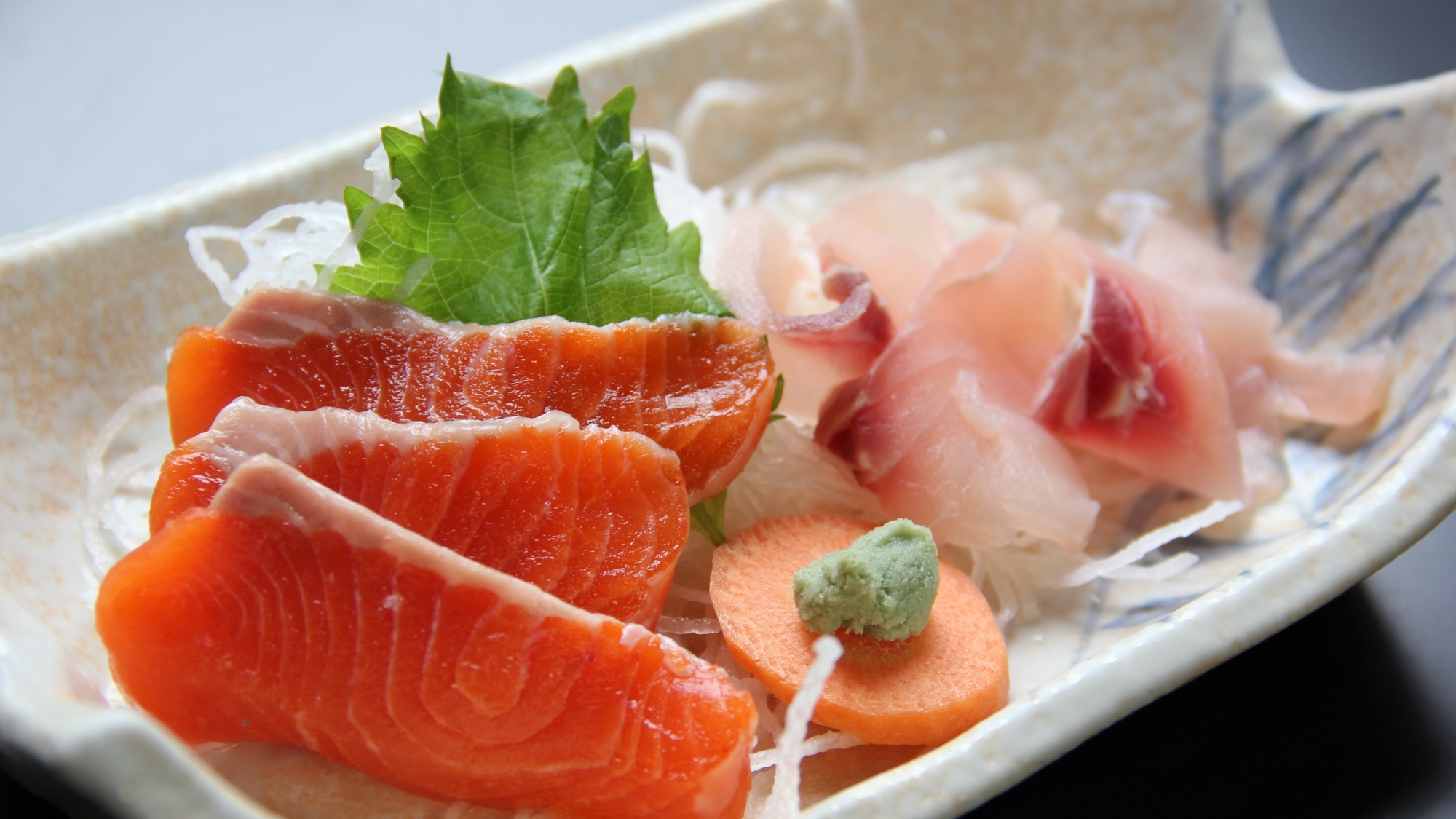 お造り：ご当地食材「飛騨サーモン」