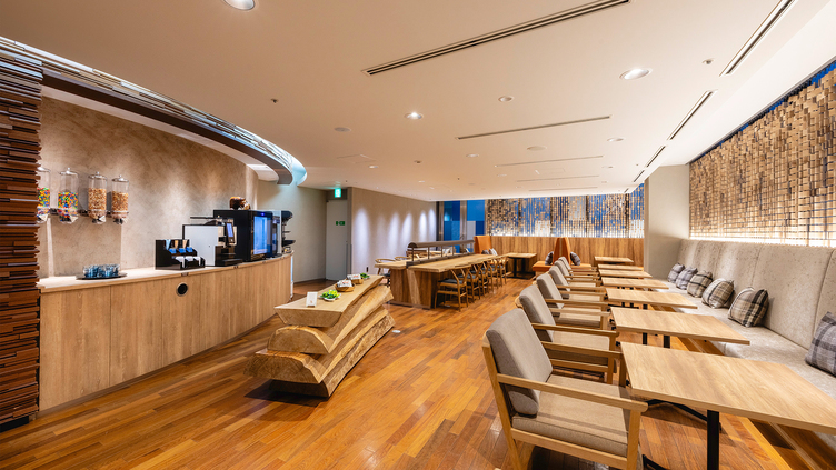 【エグゼクティブフロア専用ラウンジ】カフェタイム:挽きたてコーヒーや、北海道銘菓をご用意