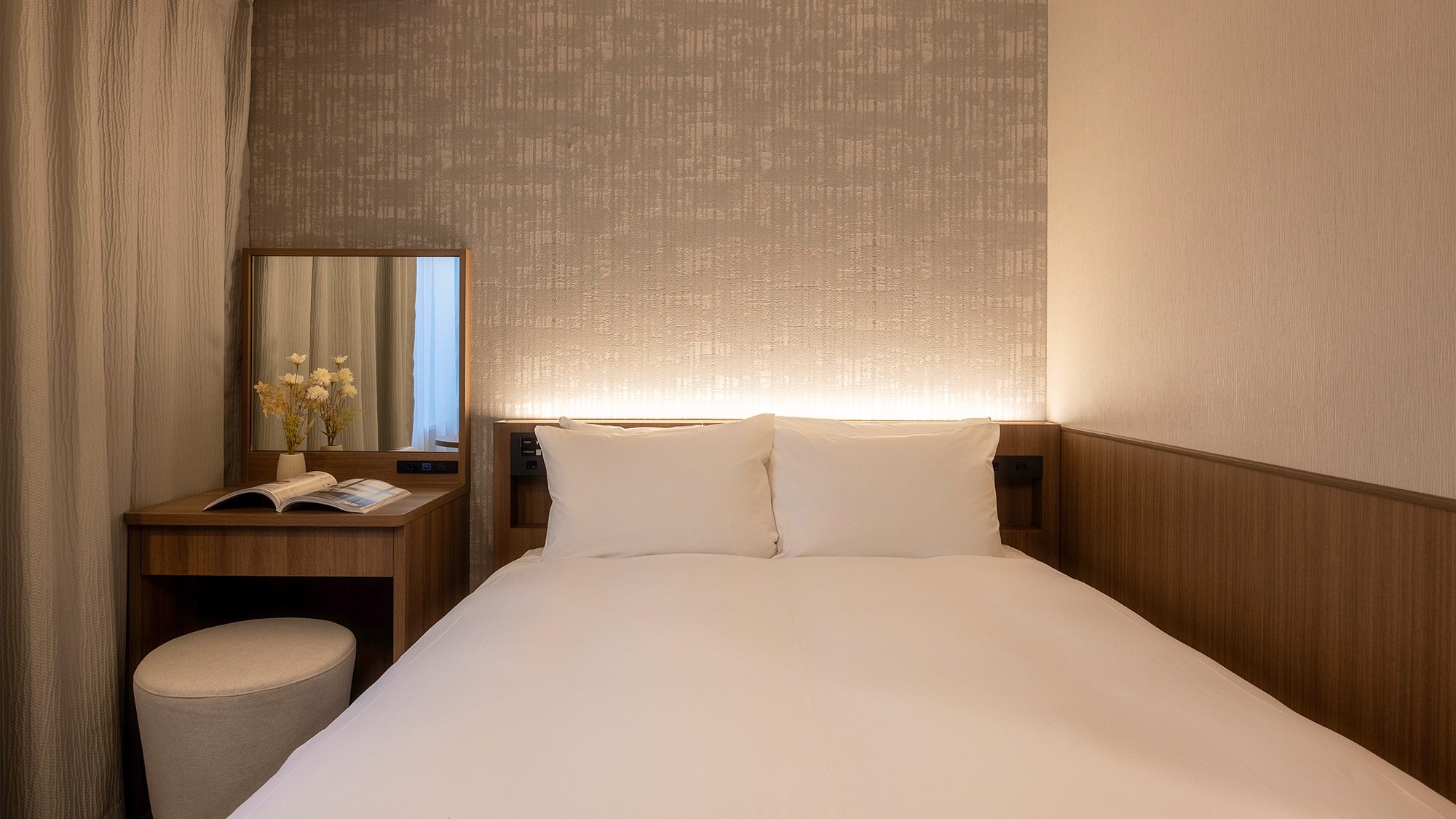 ＜2026年改装＞【エグゼクティブフロア：ダブル】旅に慣れた方にこそ選んでいただきたい空間です