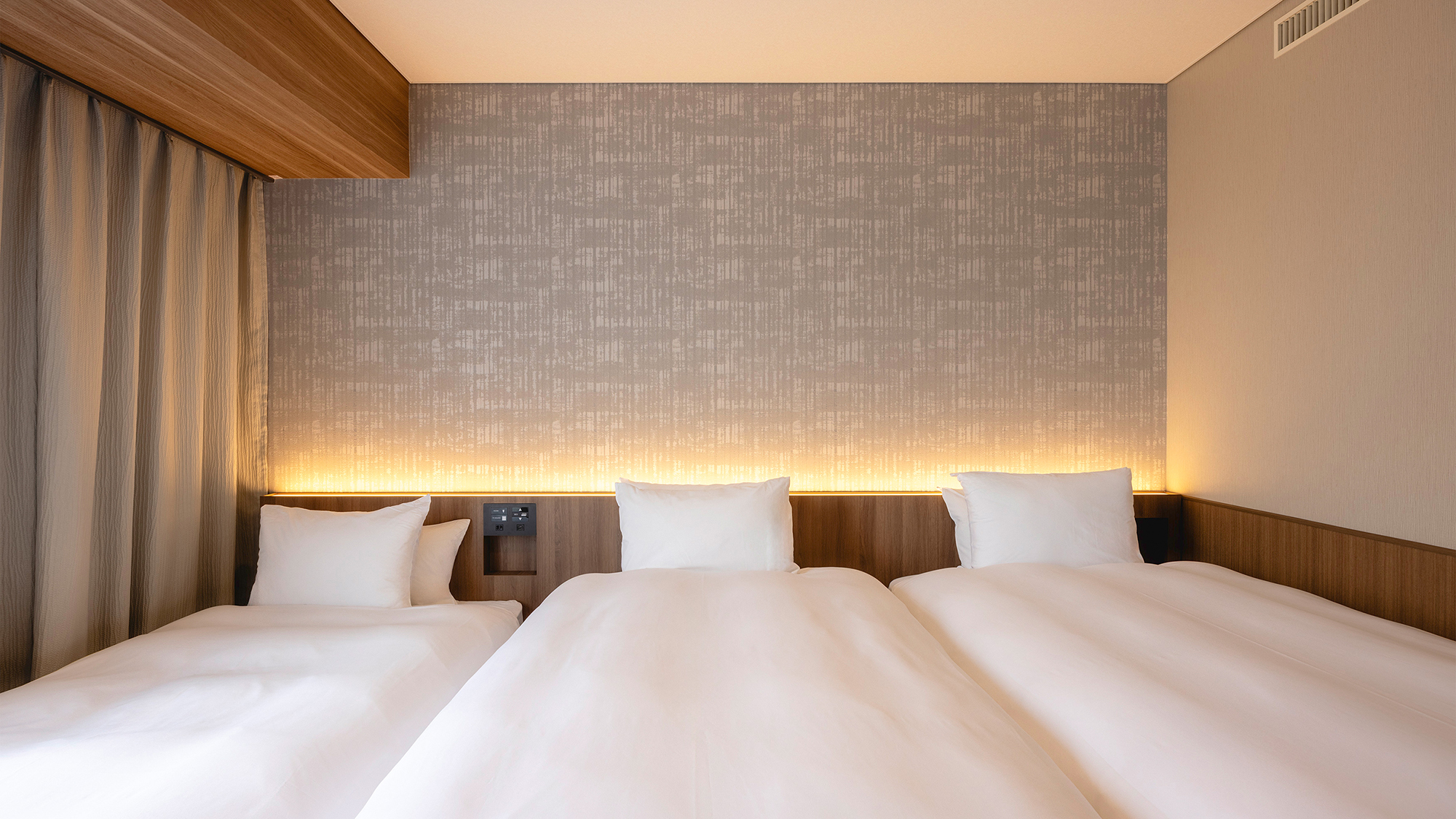 ＜2026年改装＞【エグゼクティブフロア：トリプル】22平米：シングル（100cm幅）&times;3台