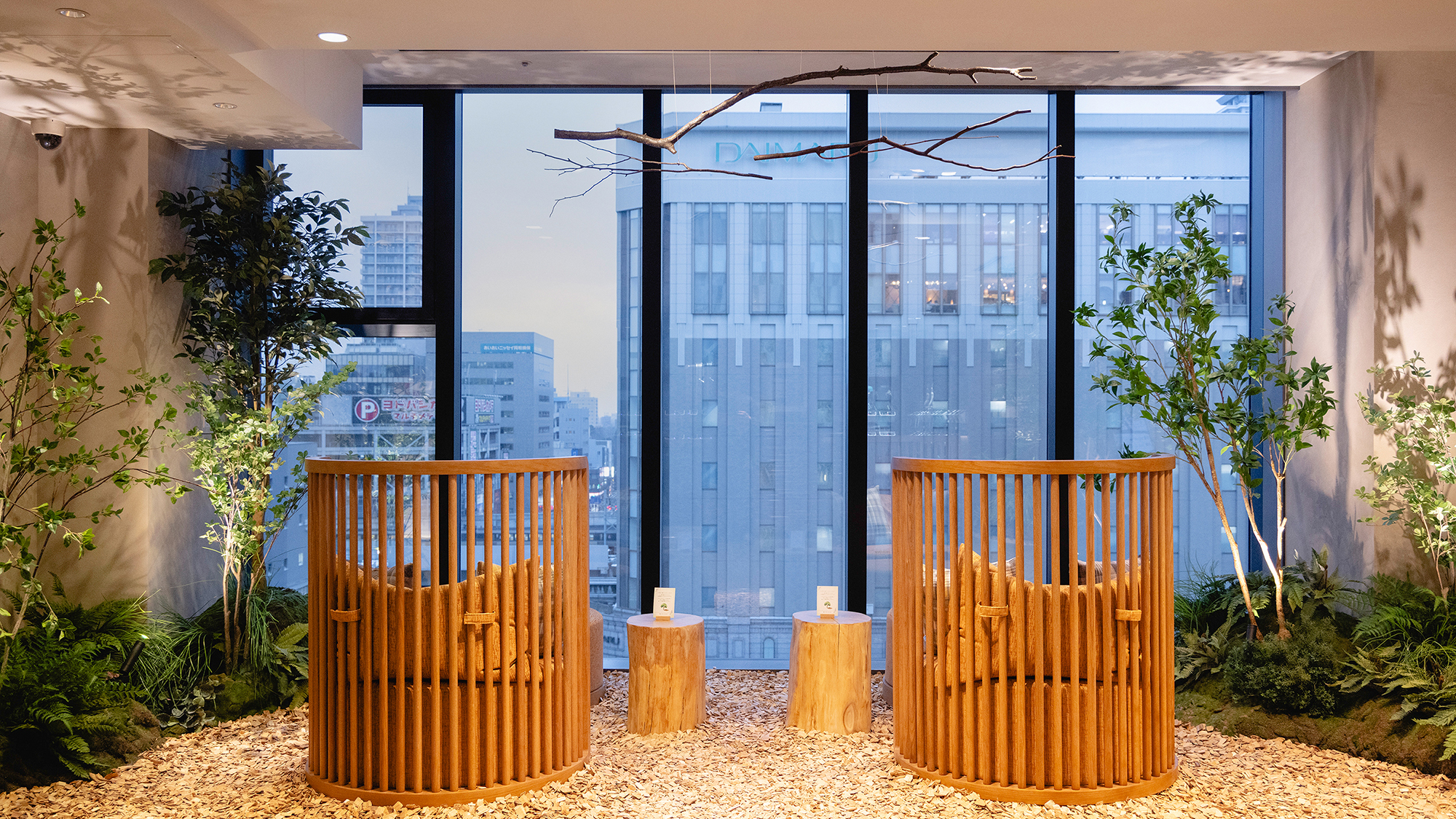 ＜2026年改装＞【ロビー】高層階ならではの開放感ある景色の中で、ゆっくりとおくつろぎください