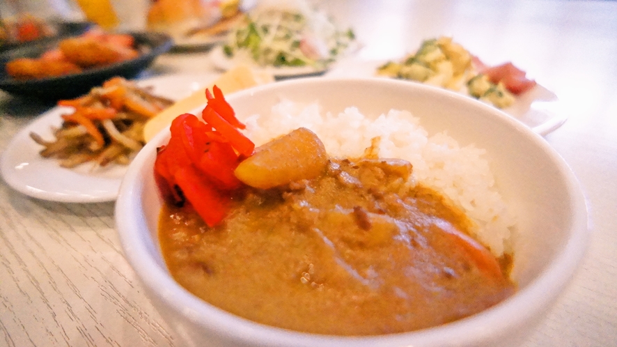 朝食バイキング　盛付イメージ　朝カレー♪