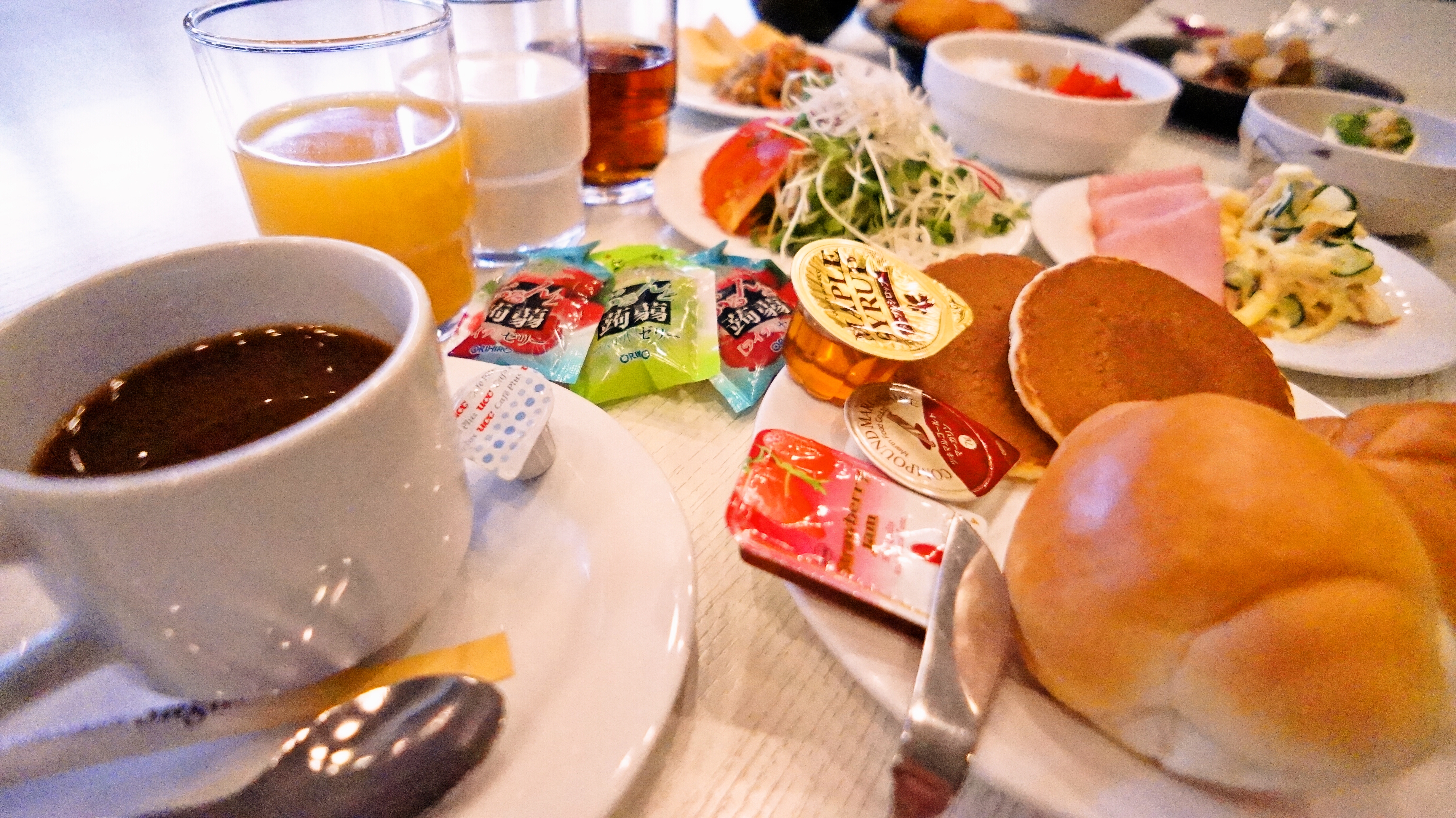 朝食バイキング　盛付イメージ　撮影：GR