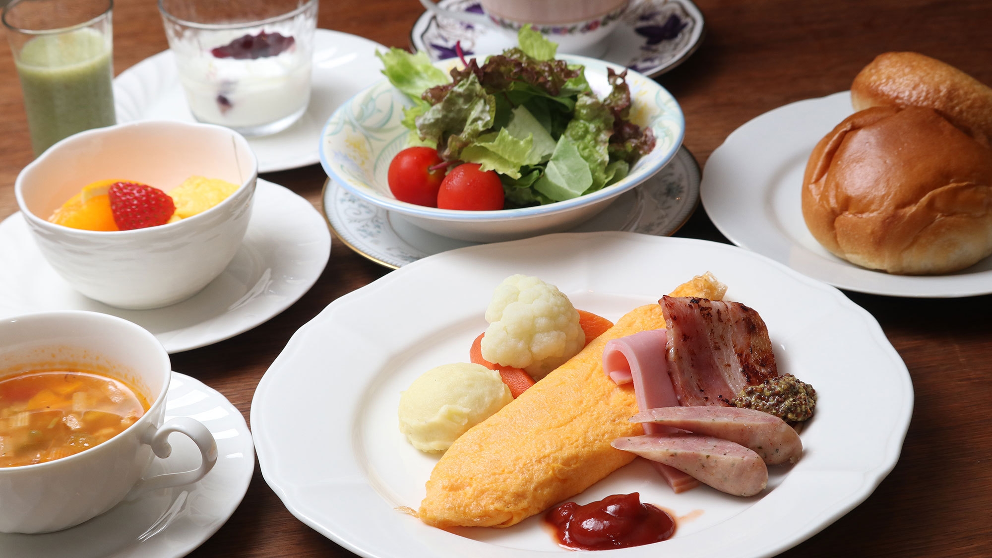 露天風呂＆専用テラス付き客室で過ごす、「栃の木黒牛」メインの洋食コースプラン