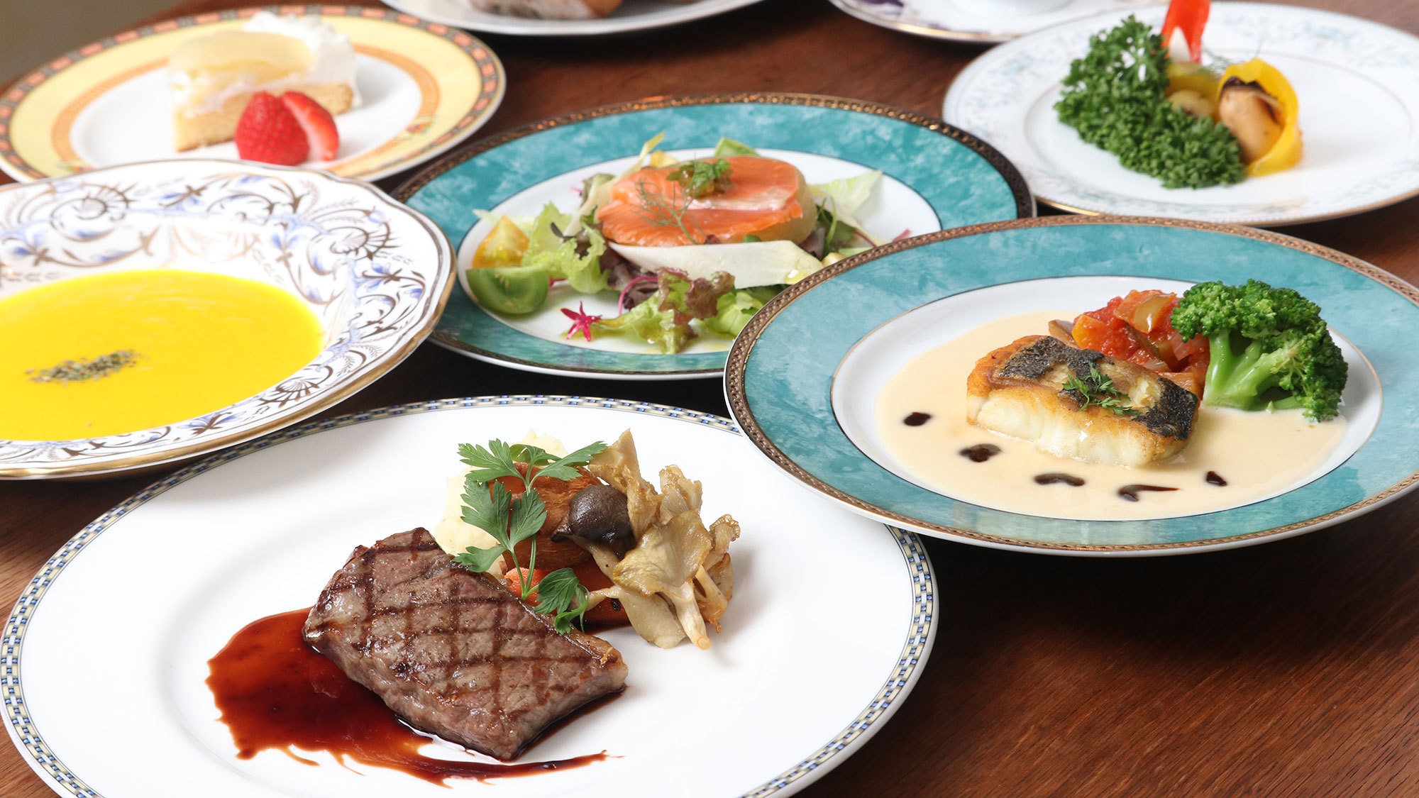 露天風呂＆専用テラス付き客室で過ごす、「栃の木黒牛」メインの洋食コースプラン