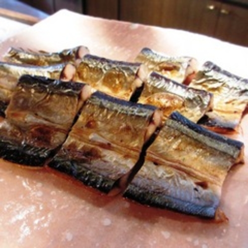 ある日の朝食　本日のお魚「さんま干焼」