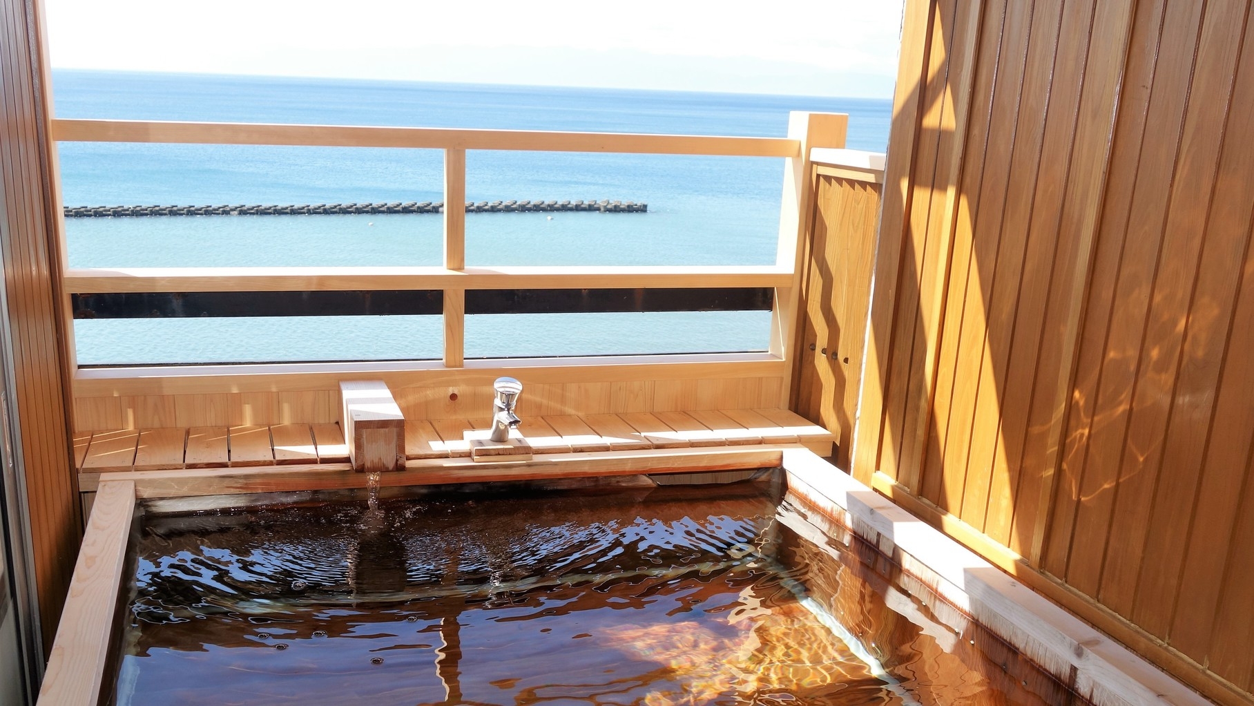 【直前割】準特別室・駿河湾の幸の競演プラン(お部屋食)平目板盛りに伊勢海老1尾乗せ