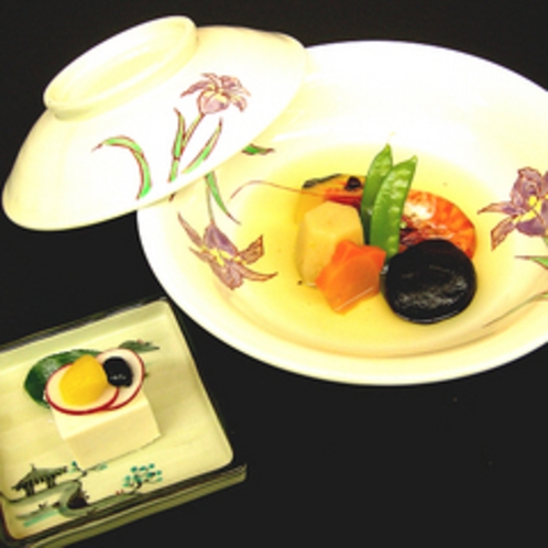 夕食メニュー　『野菜の煮物とごま豆腐』