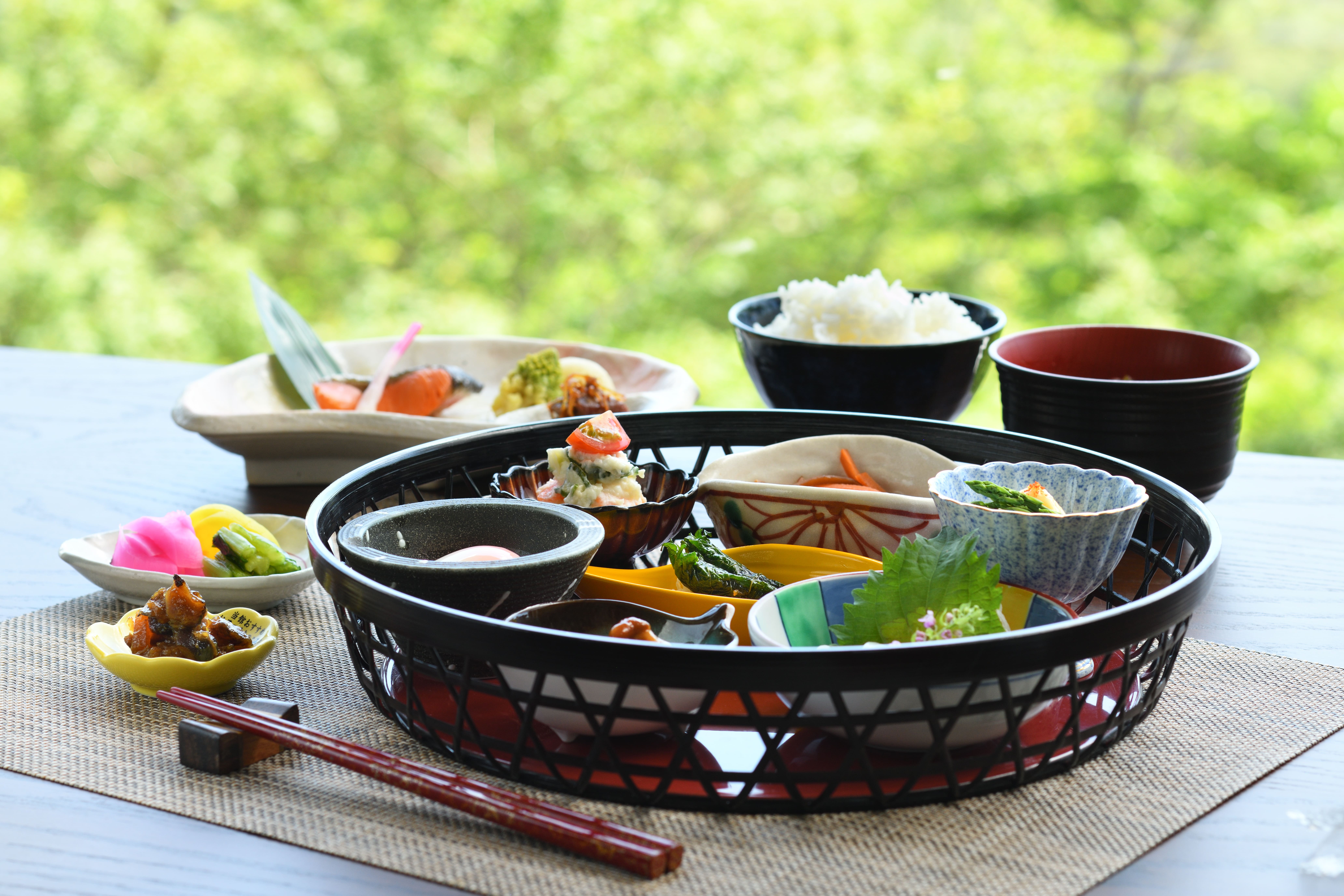 朝食