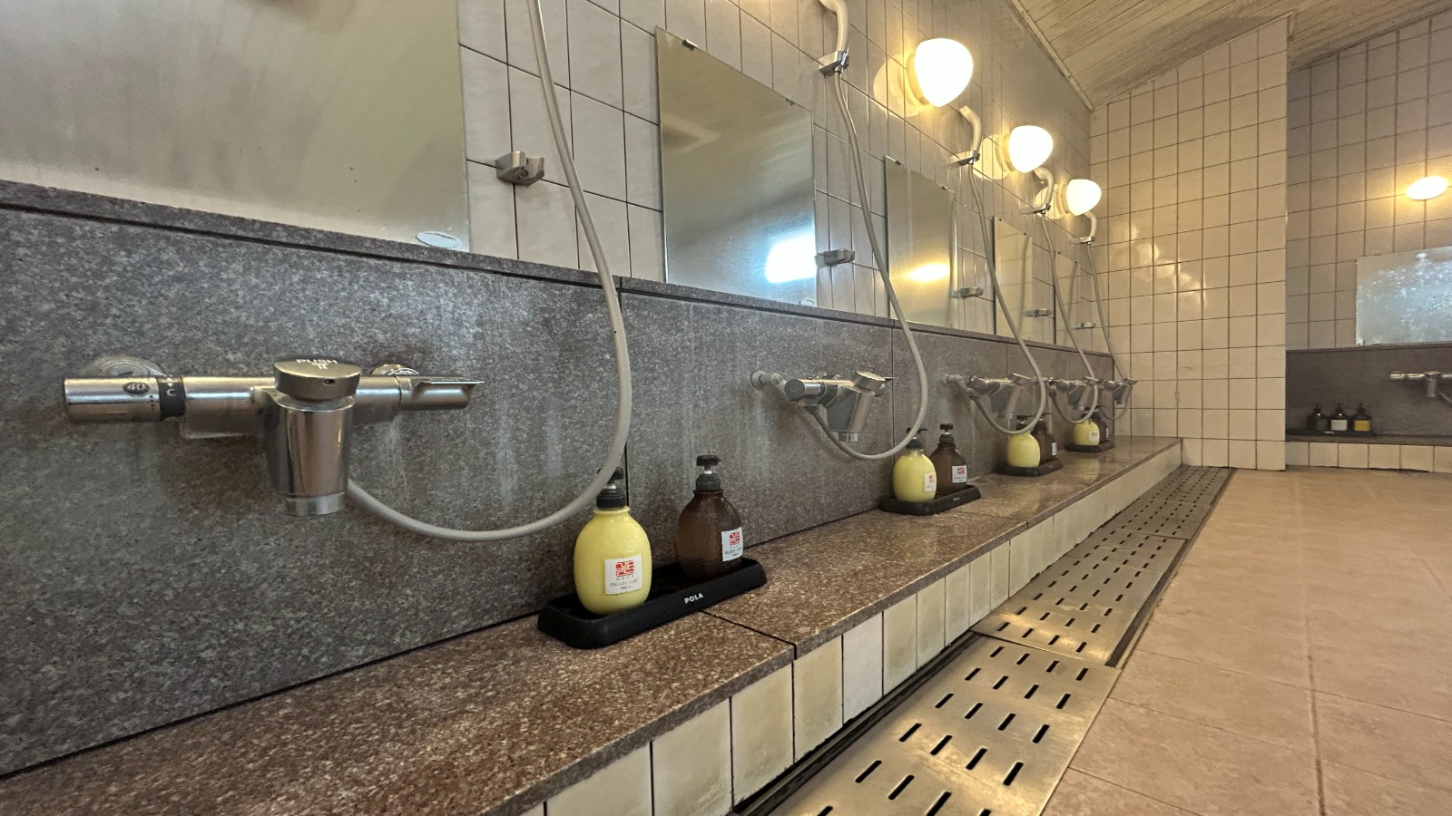 男性浴場　カラン