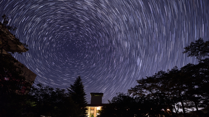 天の川、流星、満天の星空