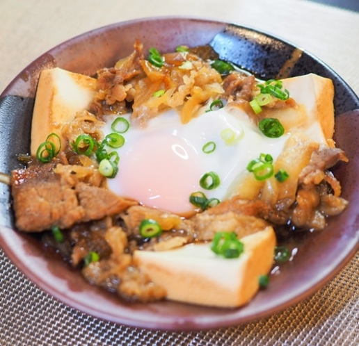 ★夕食レストラン★牛すき焼き豆腐煮