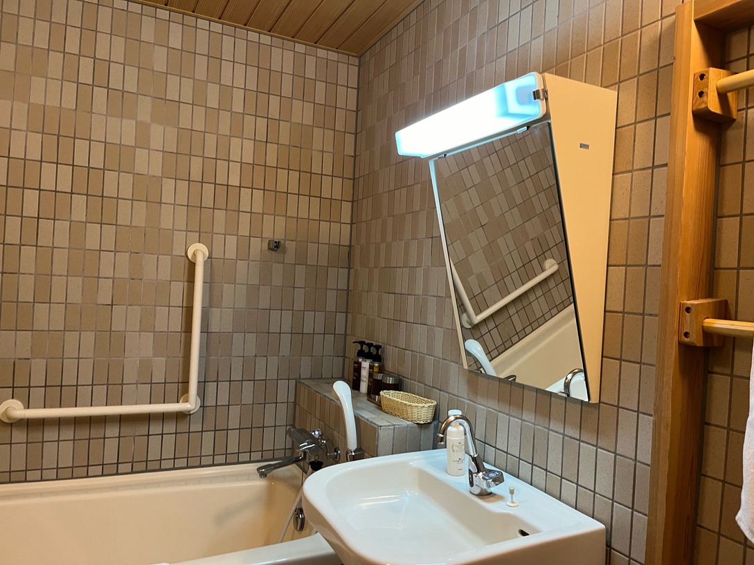 洋室ツイン20㎡（浴室）