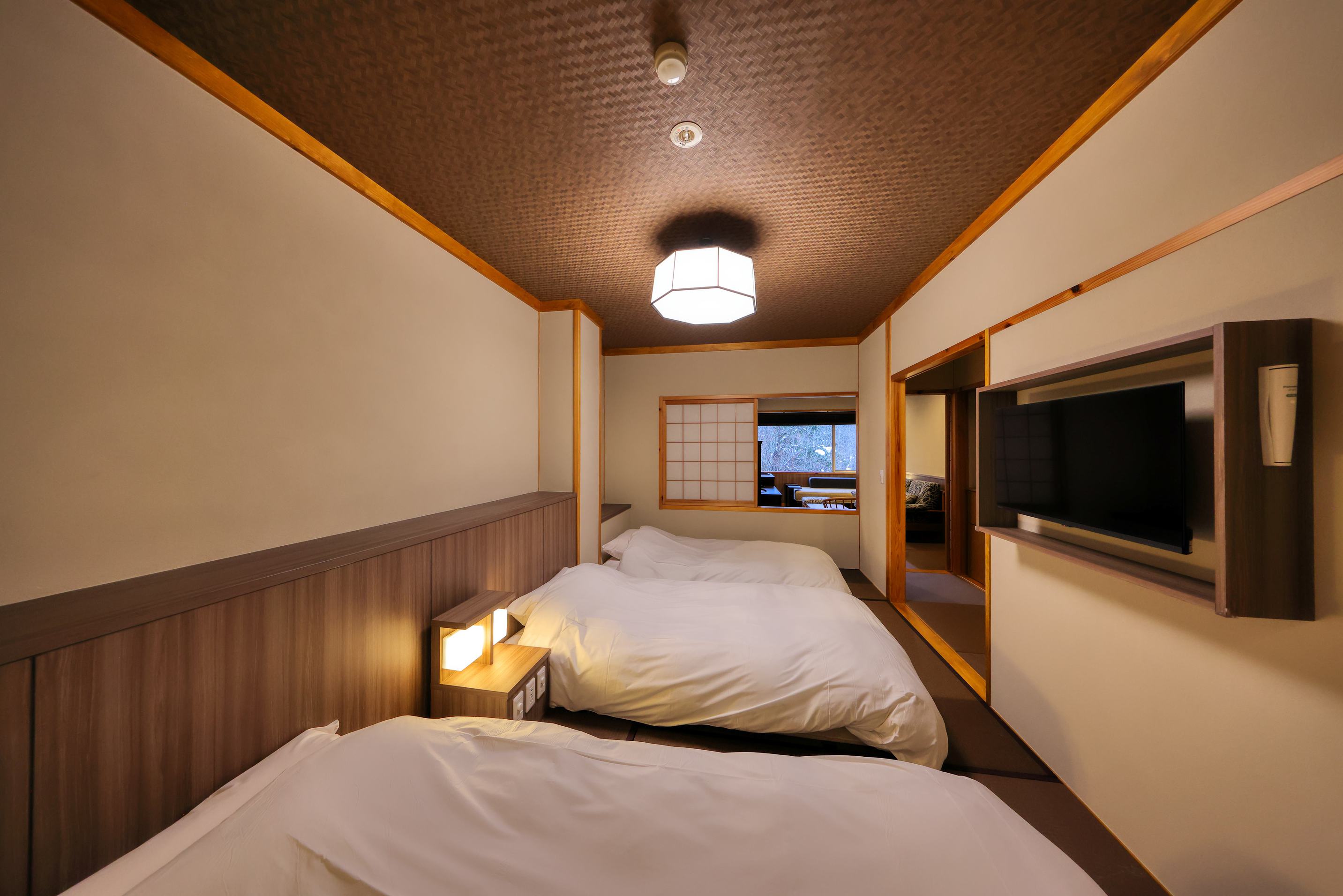 リニューアル和洋室45㎡(4名定員)