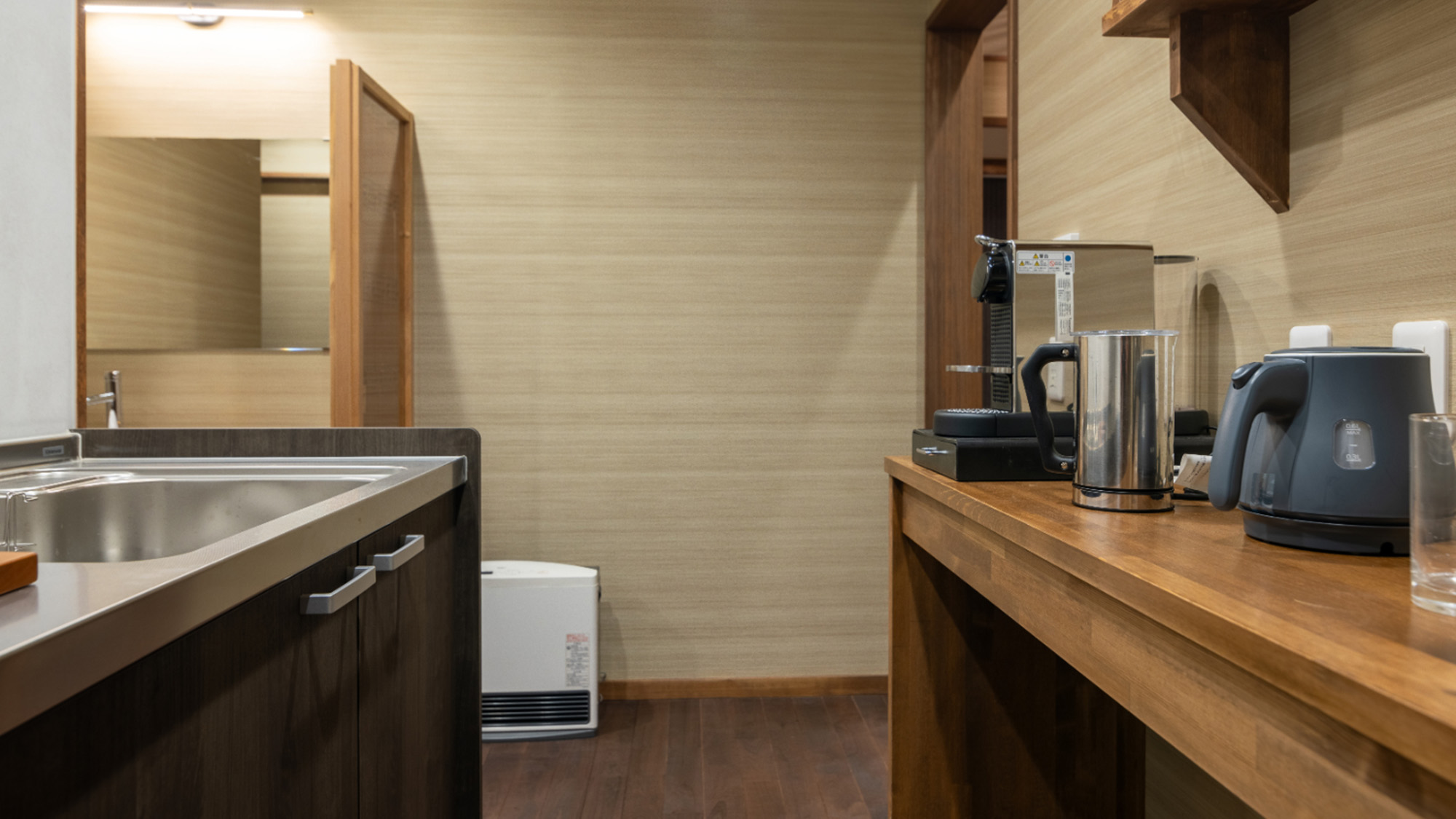 ・【ファミリー　ダブルルーム】広めのシンクを完備。快適に調理をお楽しみいただけます