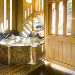 山の蔵・木の蔵一例(無双窓付露天風呂)