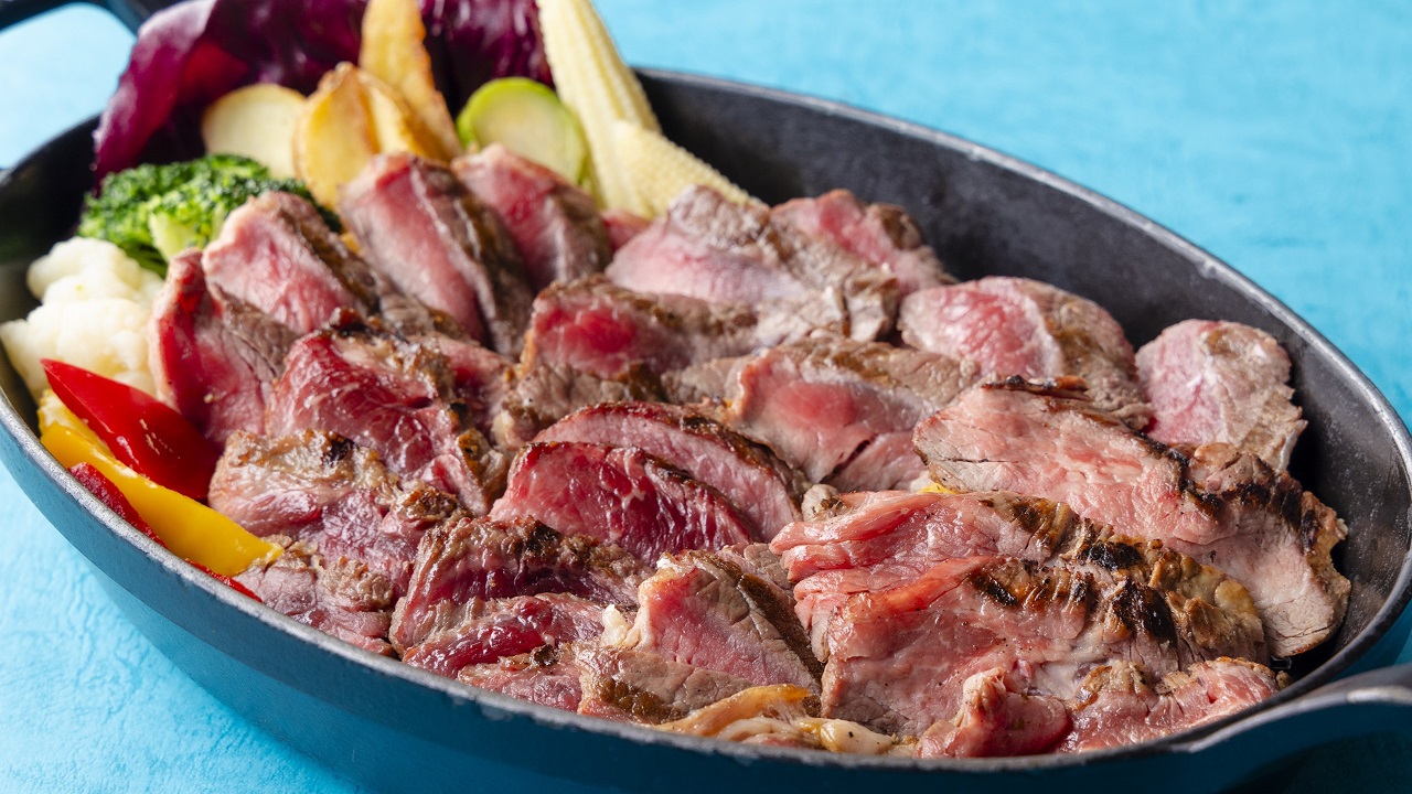 【朝食】本館25階マンハッタンテーブル／9時～限定・牛サーロインステーキ