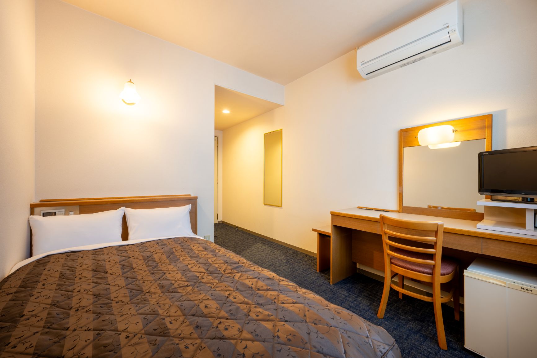 セミダブルルーム