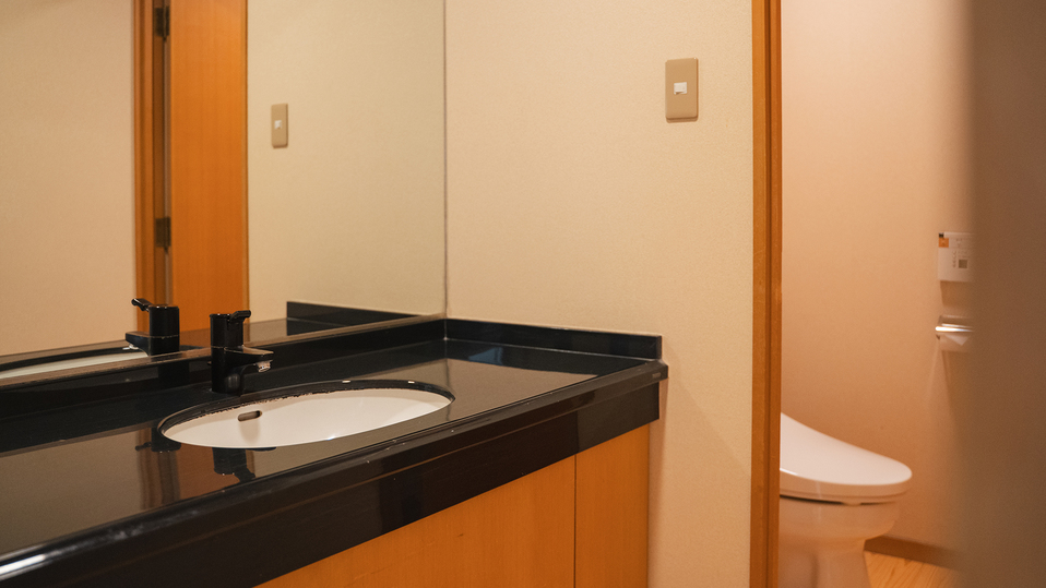 【和室】バスルームなしのお部屋ですが、大浴場の近くにございます。