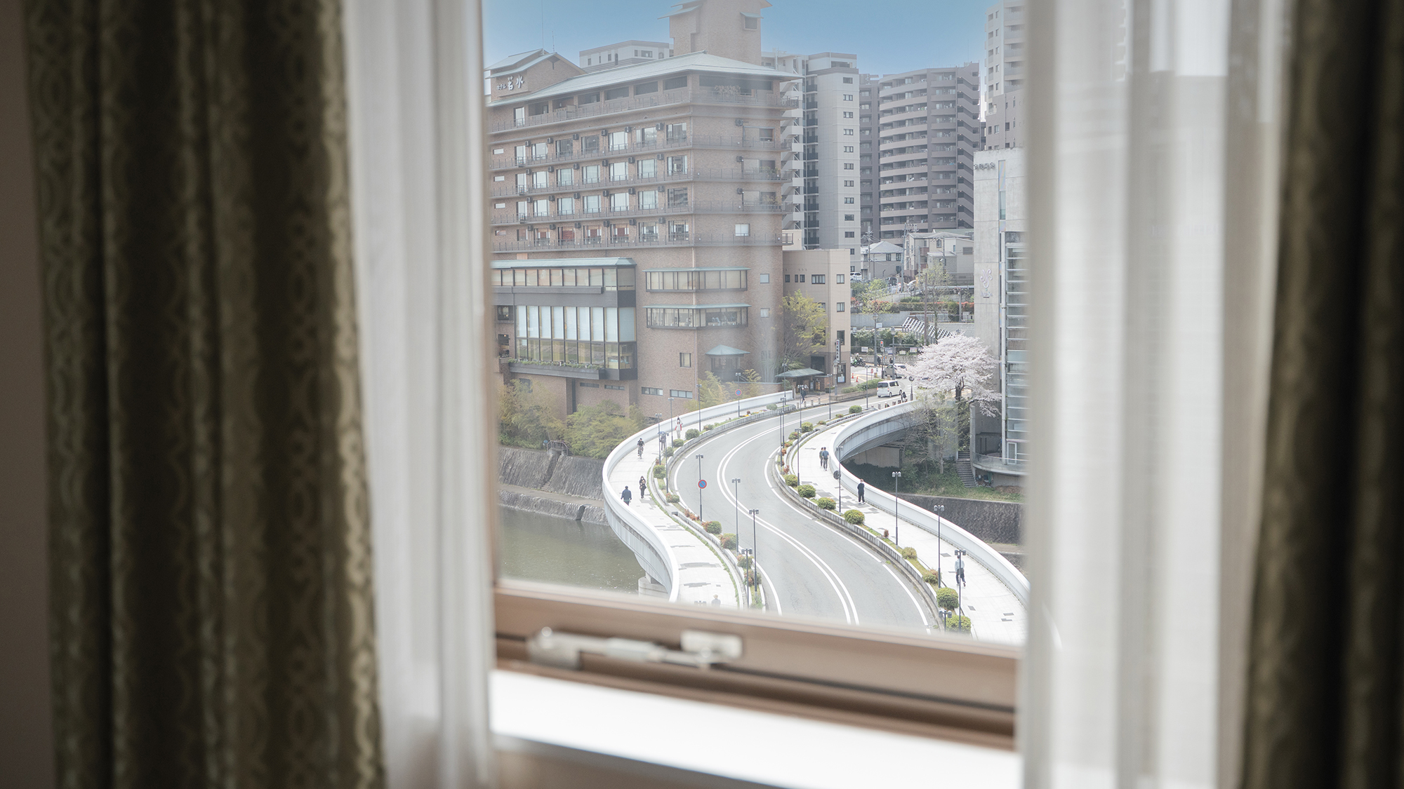 【眺望】川側のお部屋からは、解放感ある武庫川の景色がご覧いただけます。