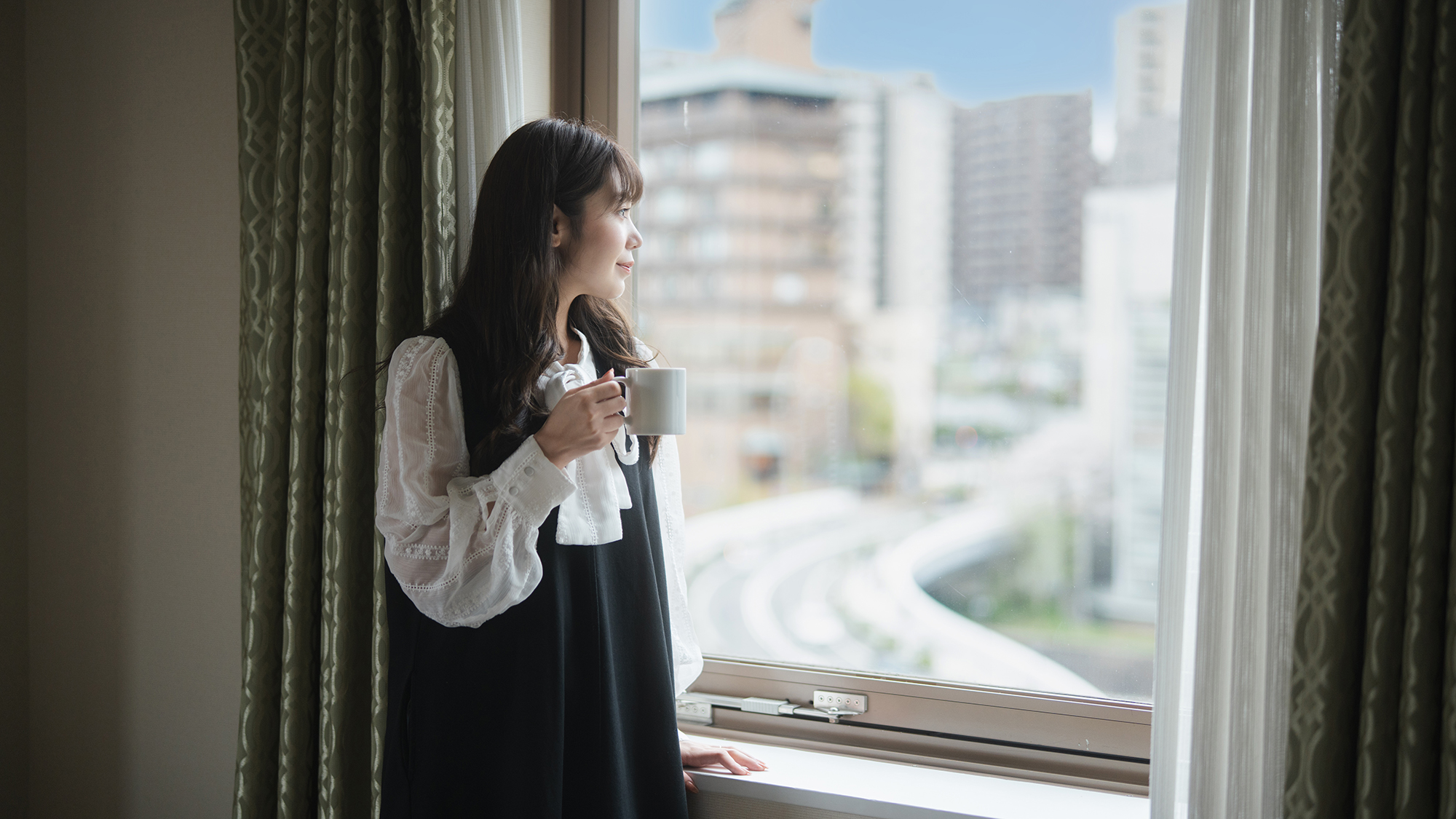 川側のお部屋からは、穏やかな宝塚の景色がご覧いただけます。