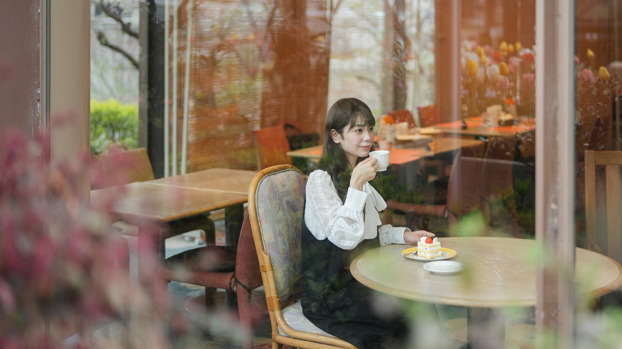 【レストラン　シャンゼリゼ】観劇のご休憩など、ちょっとした時間を過ごすのにぴったりの空間。