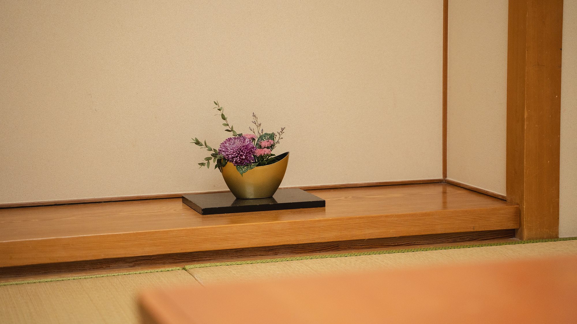 【和室】心やすらぐ和の設えでお客様をお迎えいたします。