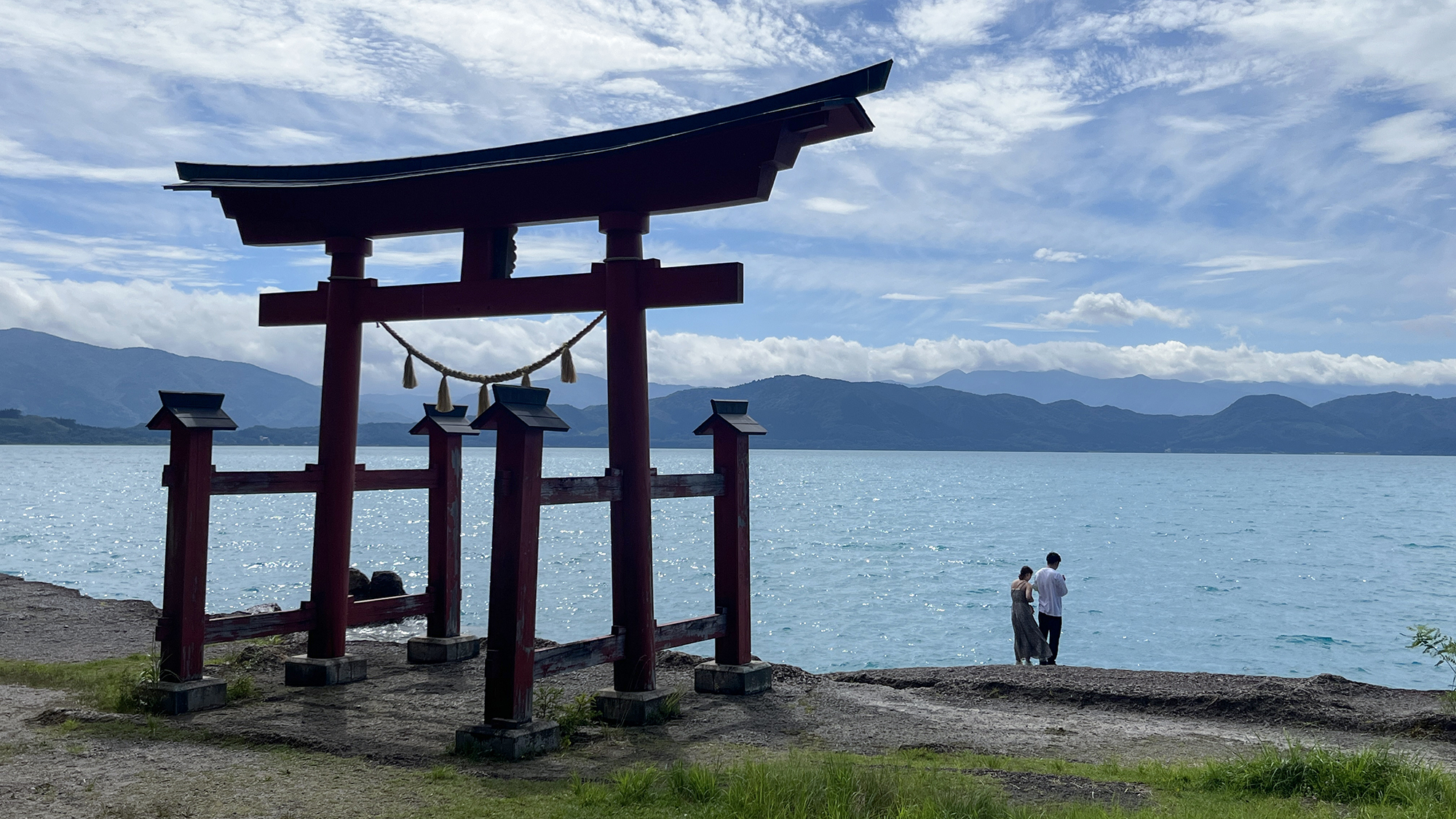 #周辺観光　美のパワースポット御座石神社の鳥居