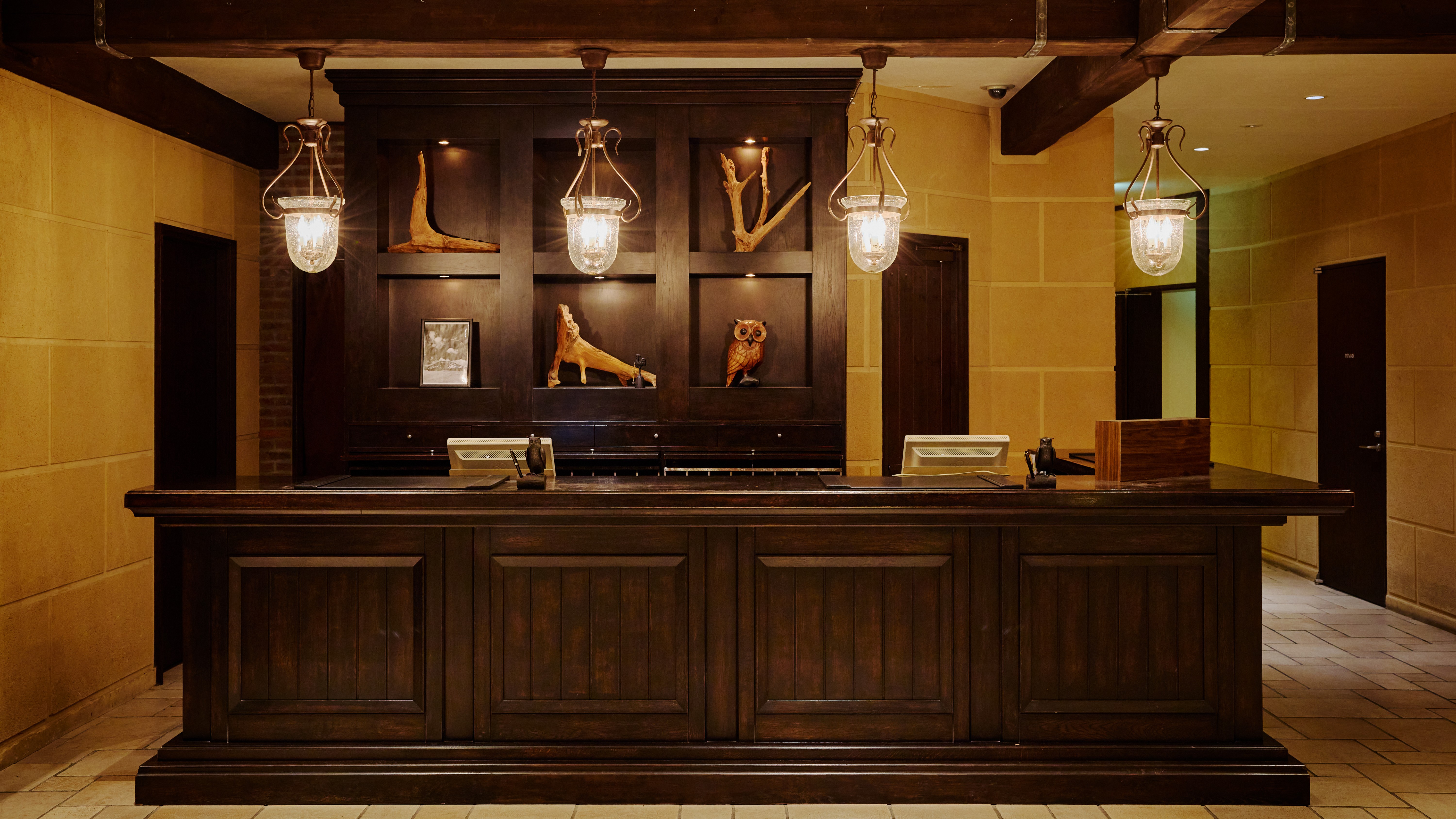 【1階/フロント】