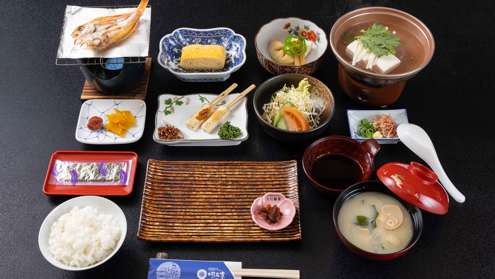 【一泊朝食】朝食のみついたご滞在｜鳥取の地元食材をふんだんに使用した朝食と源泉掛け流し温泉を満喫