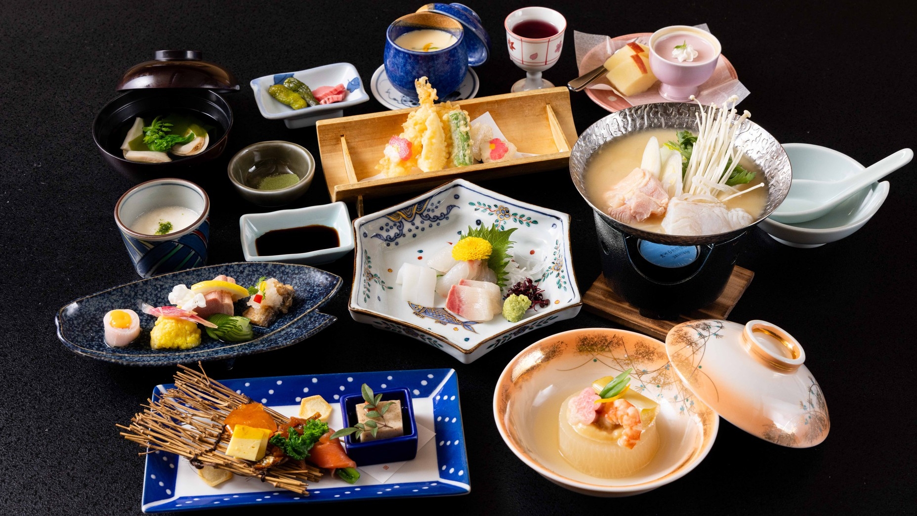 【松葉ガニ至高の一杯×山海会席料理】冬の味覚の極み ブランド松葉ガニ《松葉ガニ至福の旅》｜一泊二食
