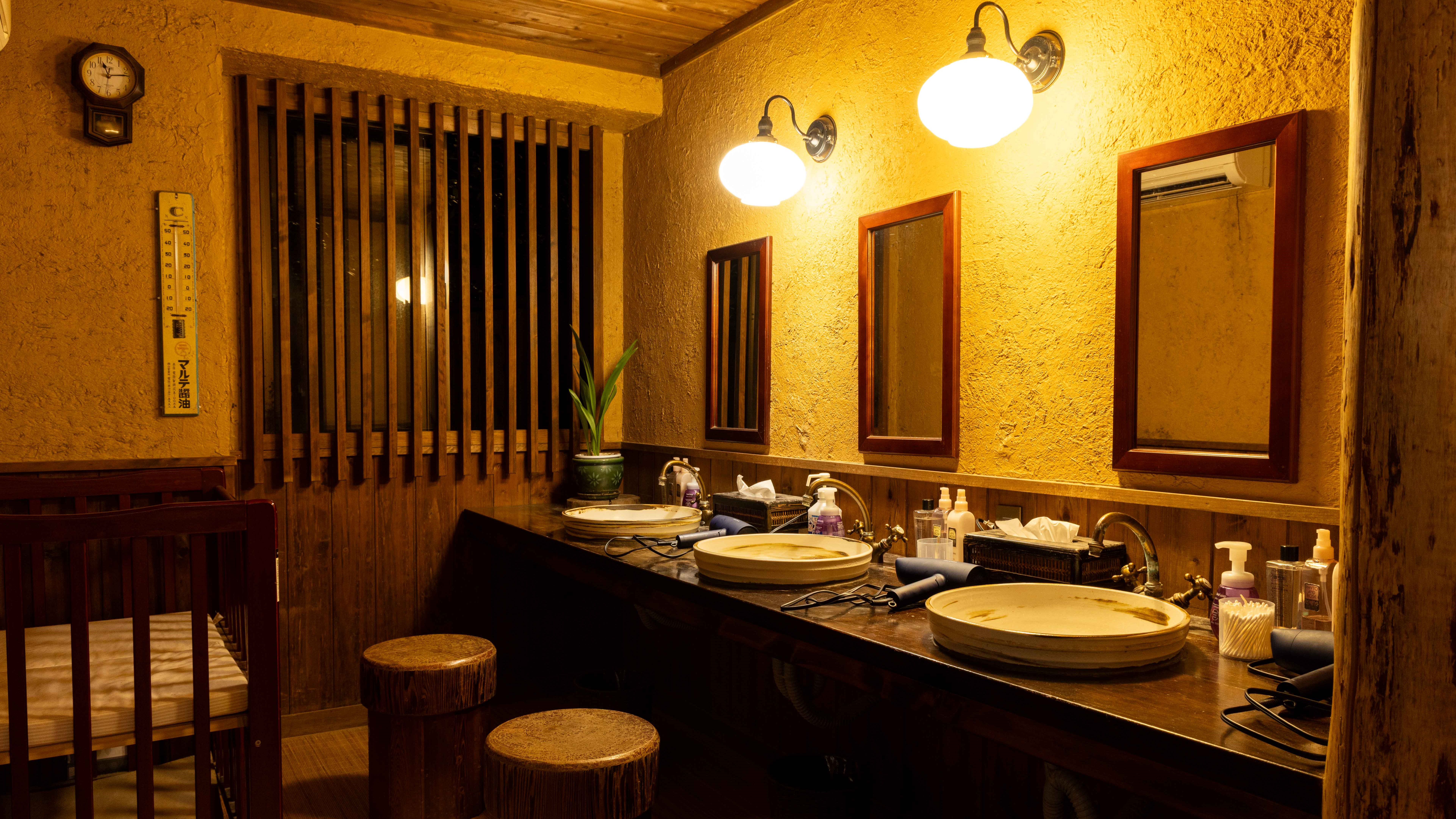 大浴場　脱衣所