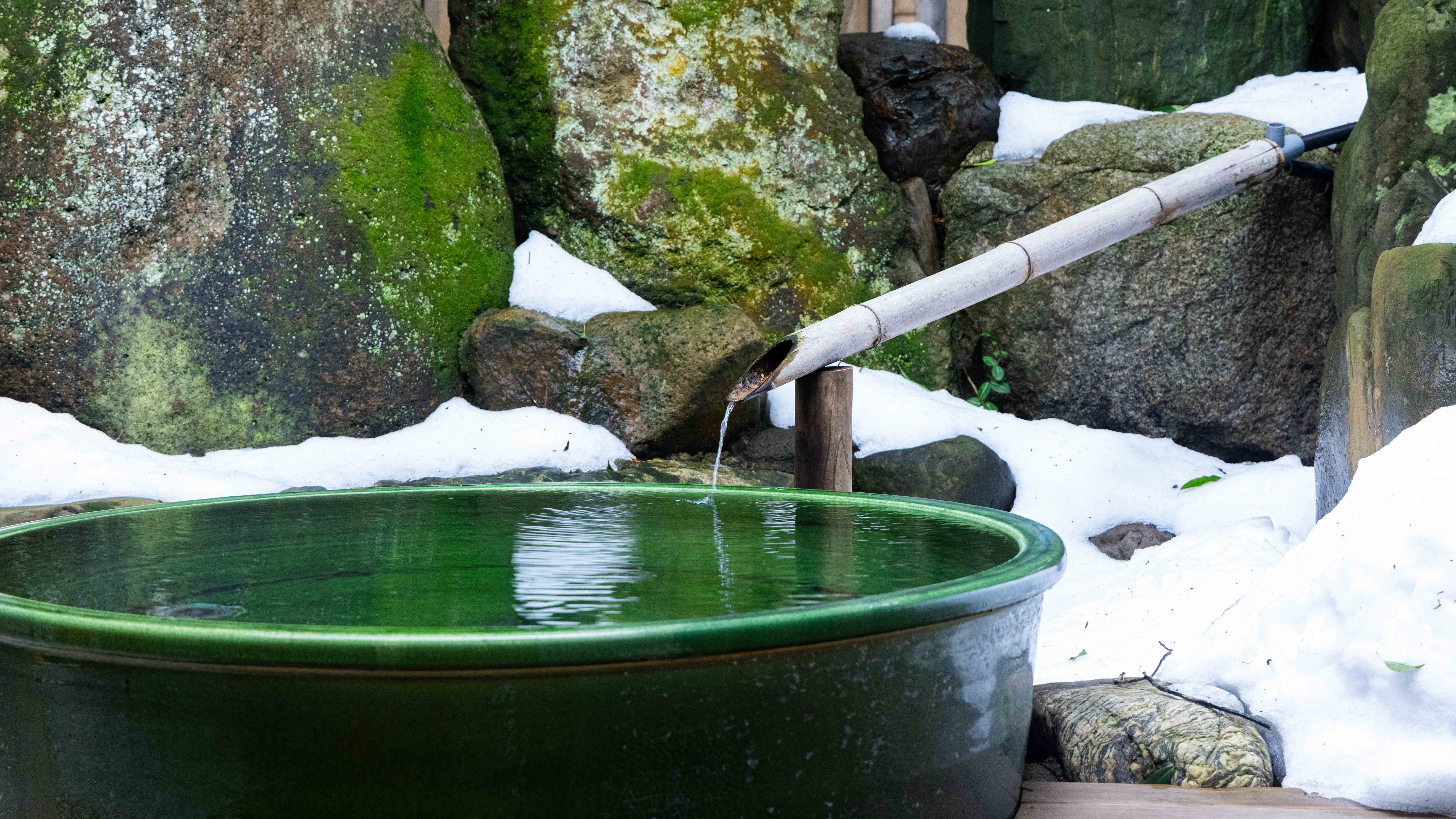月の雫　サウナ　水風呂