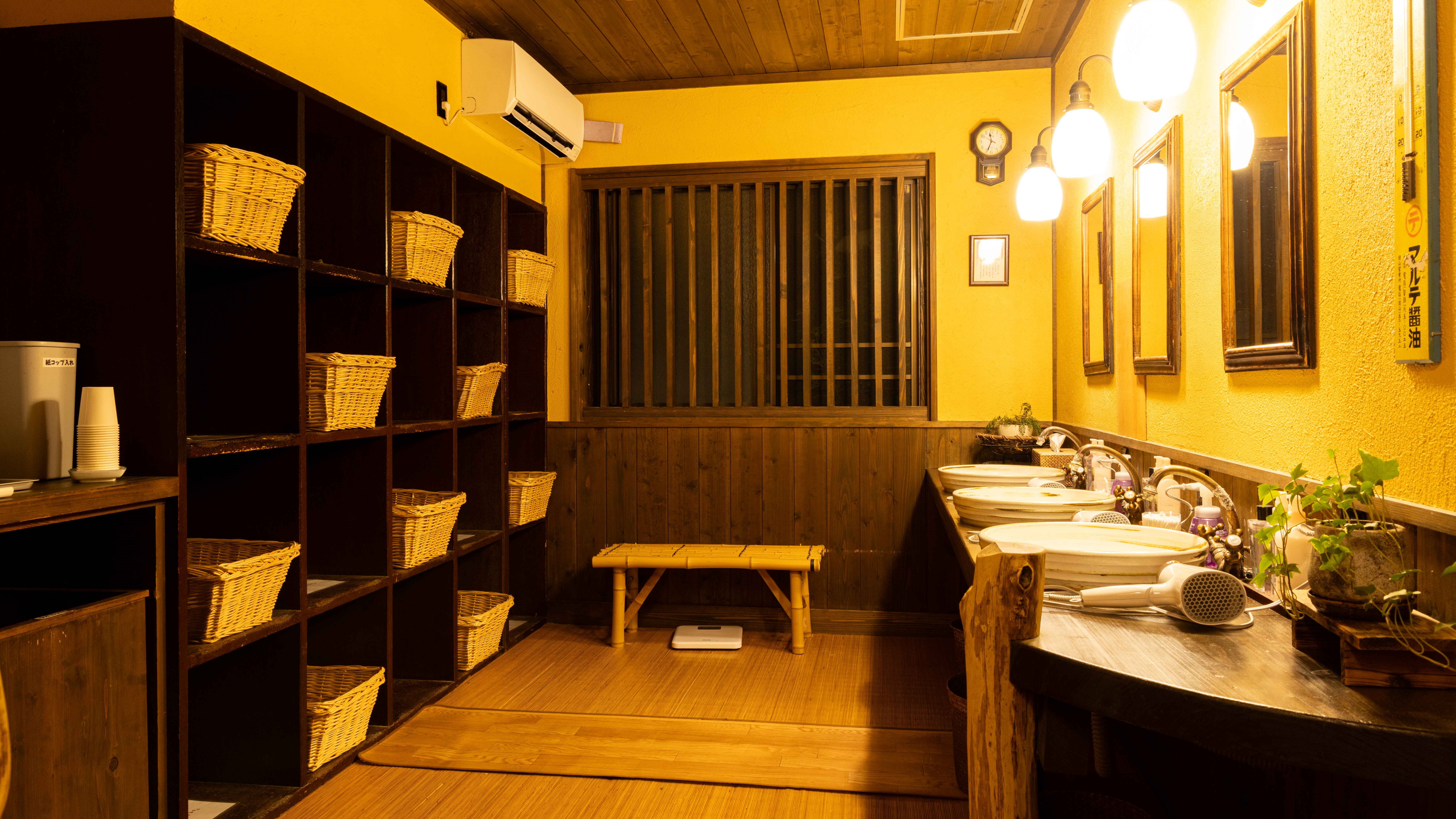 大浴場　脱衣所