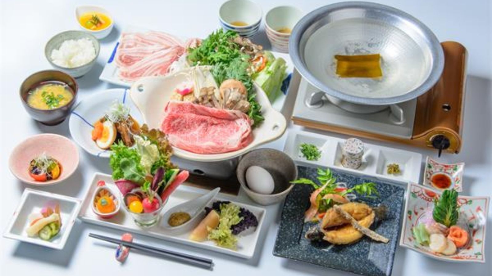  【記念日プラン】お祝いデザートプレートとスパークリングワイン特典付◆上州和牛すき焼き(1泊2食)