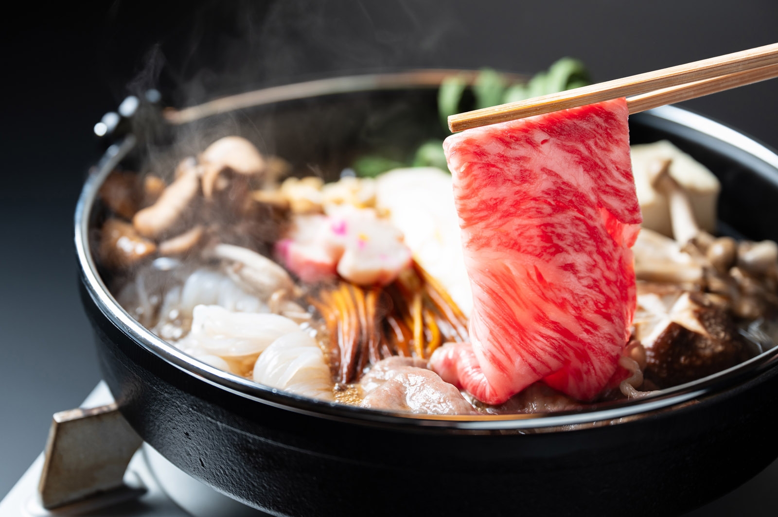 【さき楽】60日前までのご予約で◎！基本料金でお料理すき焼きにアップグレード＜1泊2食＞