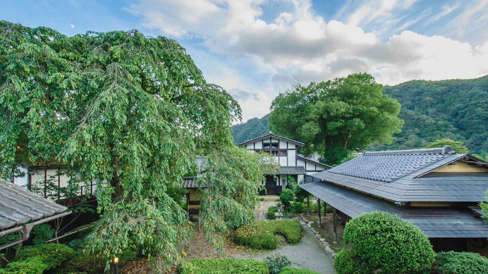 旅籠屋丸一　中庭