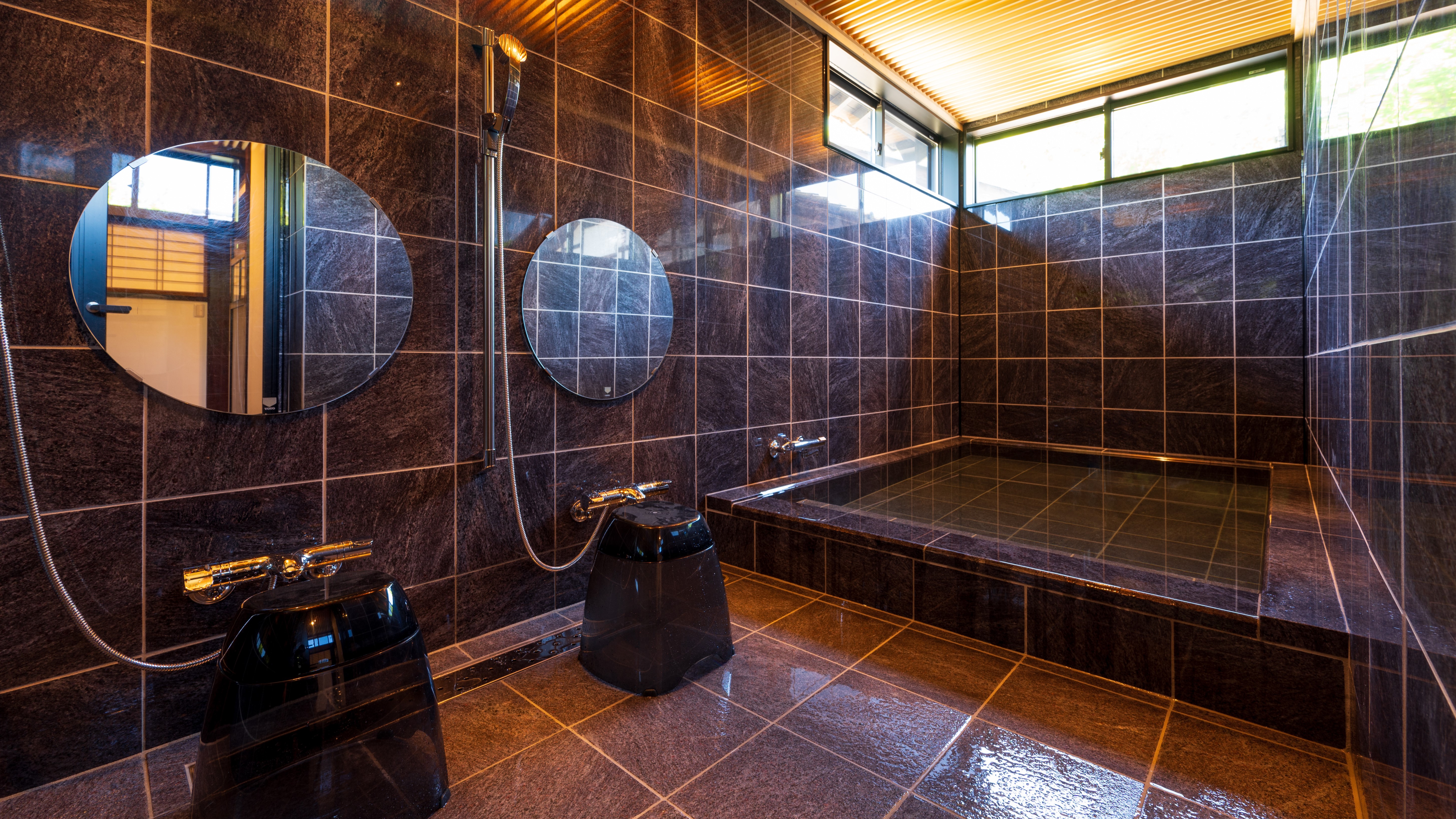 温泉風呂付き特別室「楓」　客室風呂