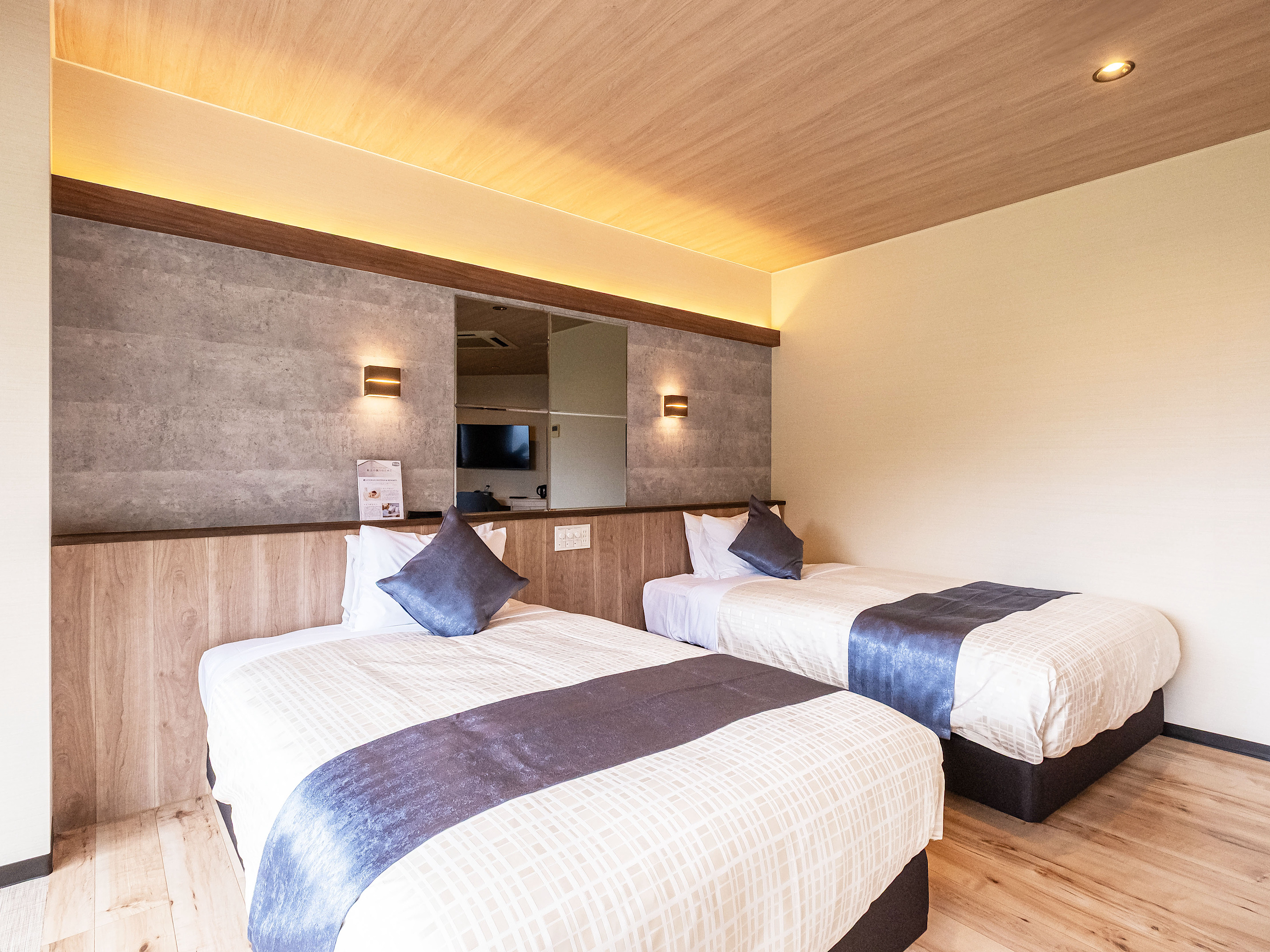 【洋モダンJrスイート】45平米＋テラス10平米　信楽焼露天風呂