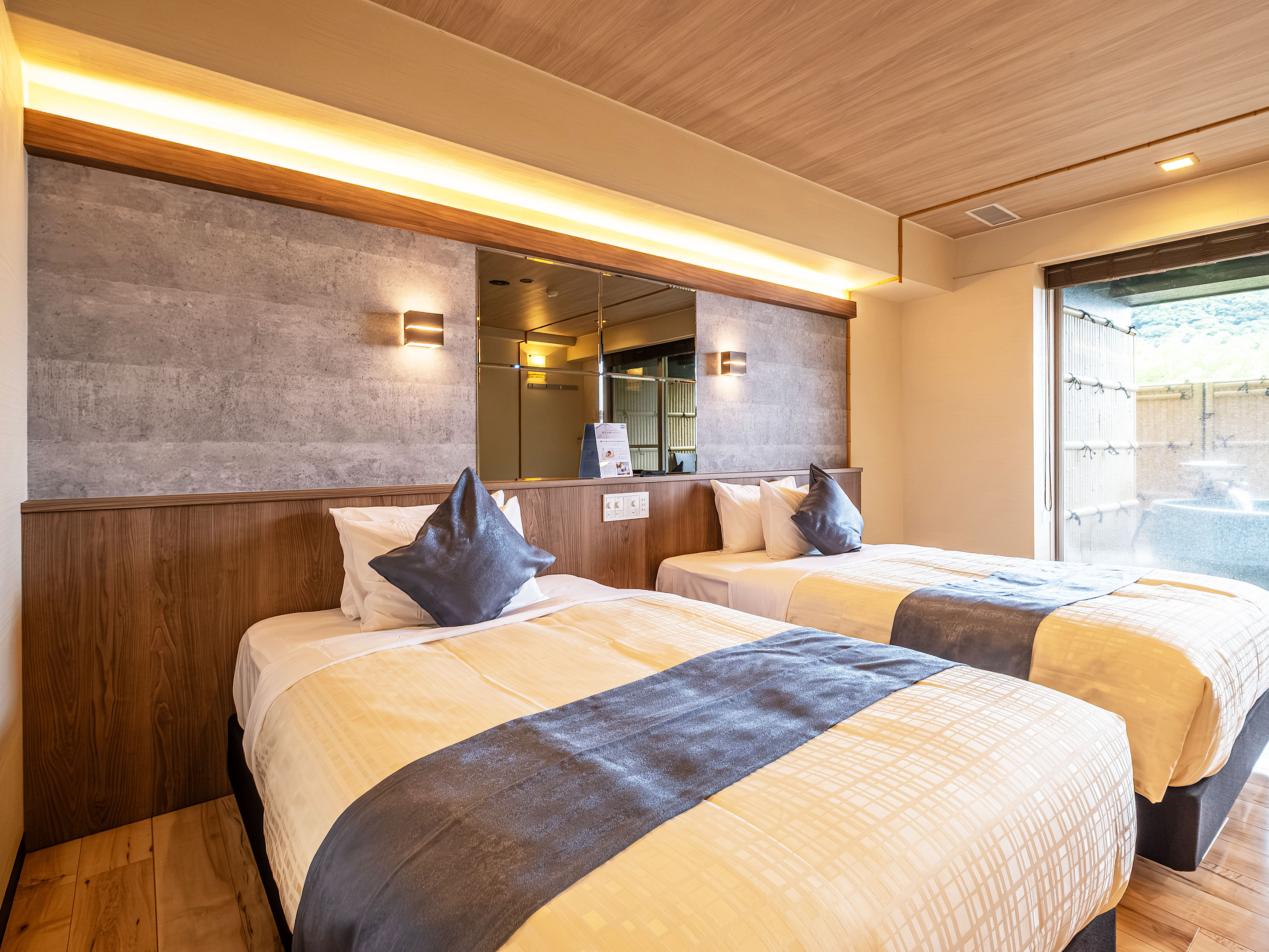 【洋モダン洋室】40平米＋テラス11平米　信楽焼露天風呂　