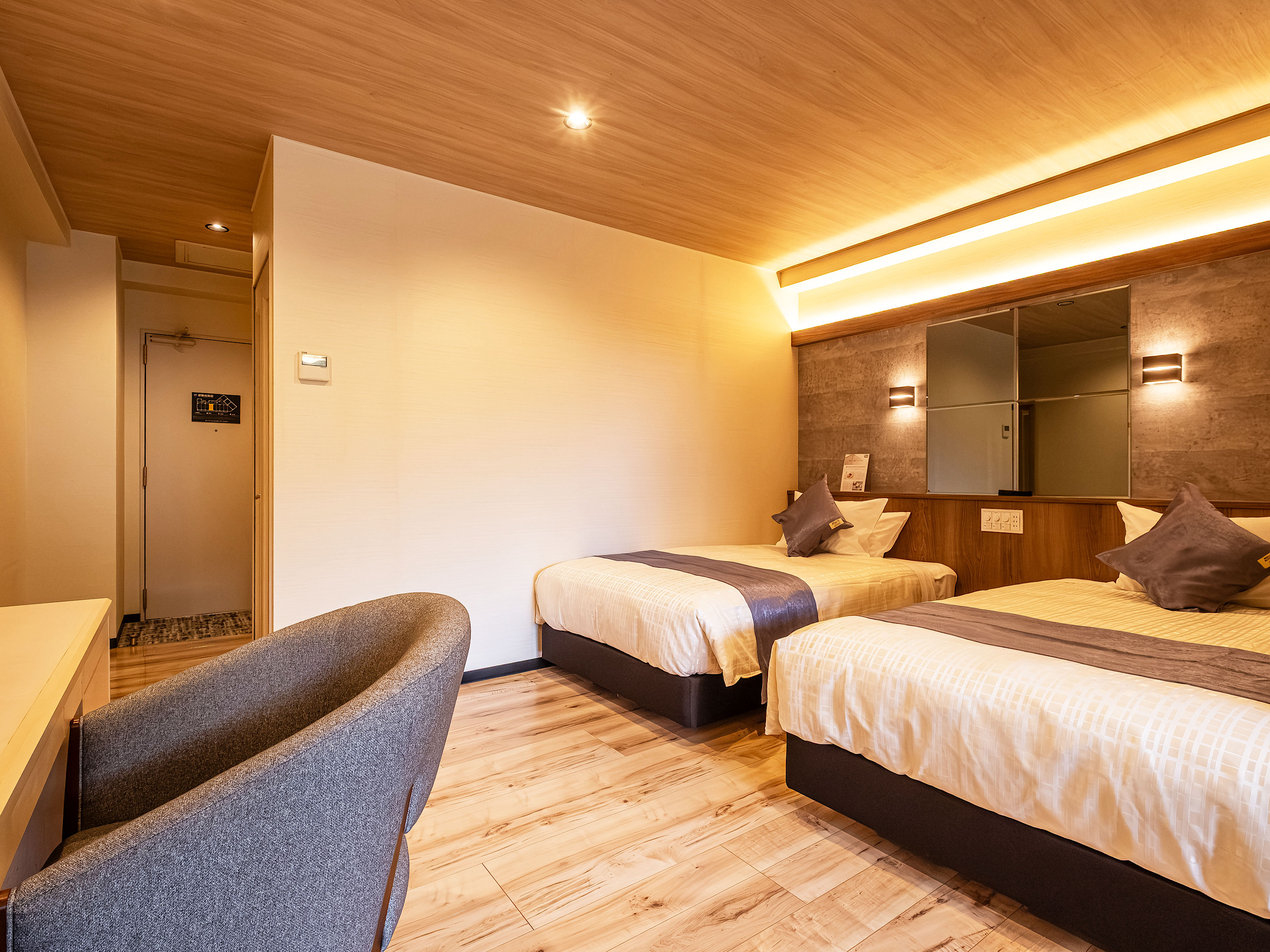 【洋モダン和洋室】40平米＋テラス6平米　信楽焼露天風呂