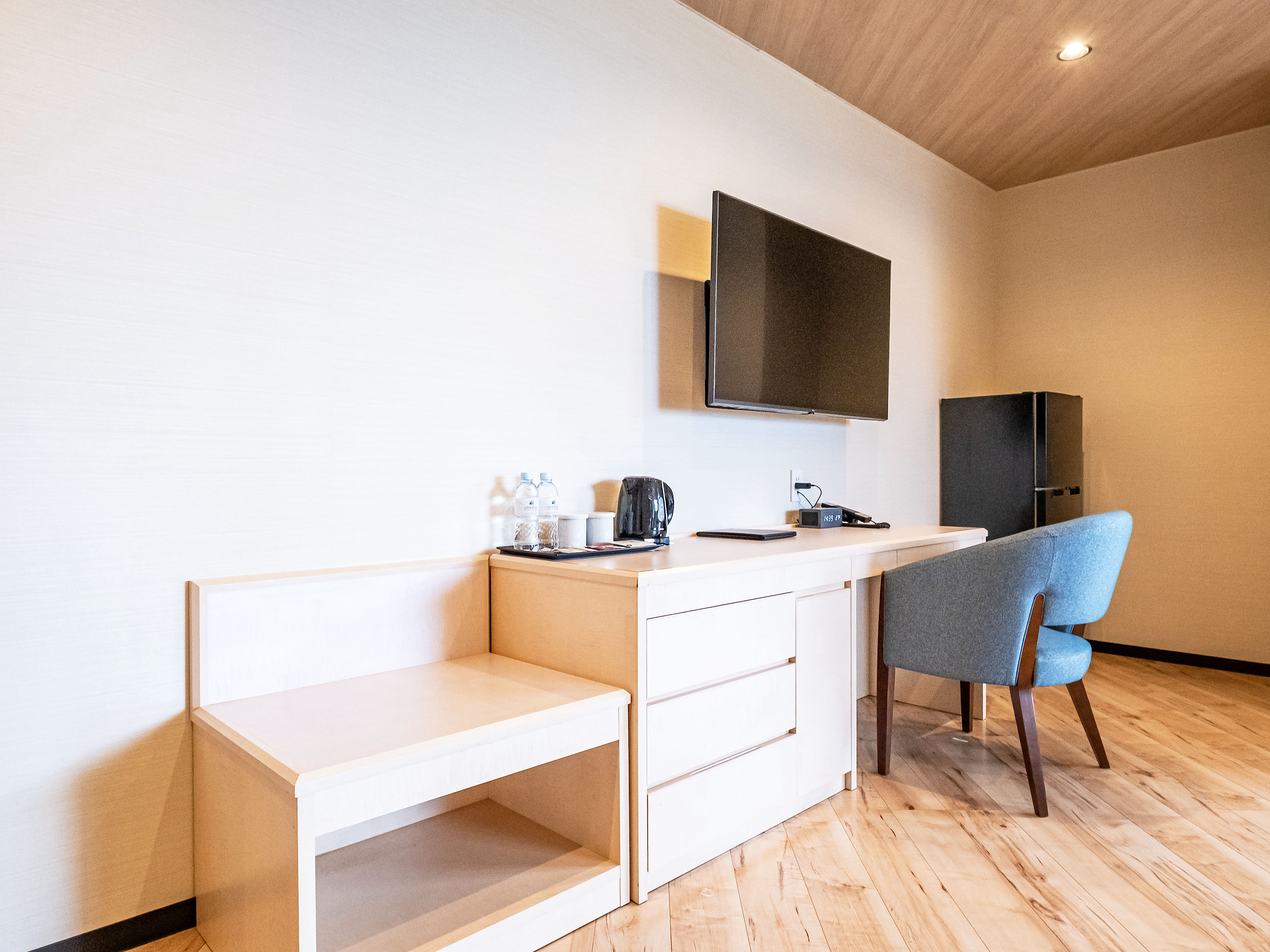 【洋モダンJrスイート】45平米＋テラス10平米　信楽焼露天風呂