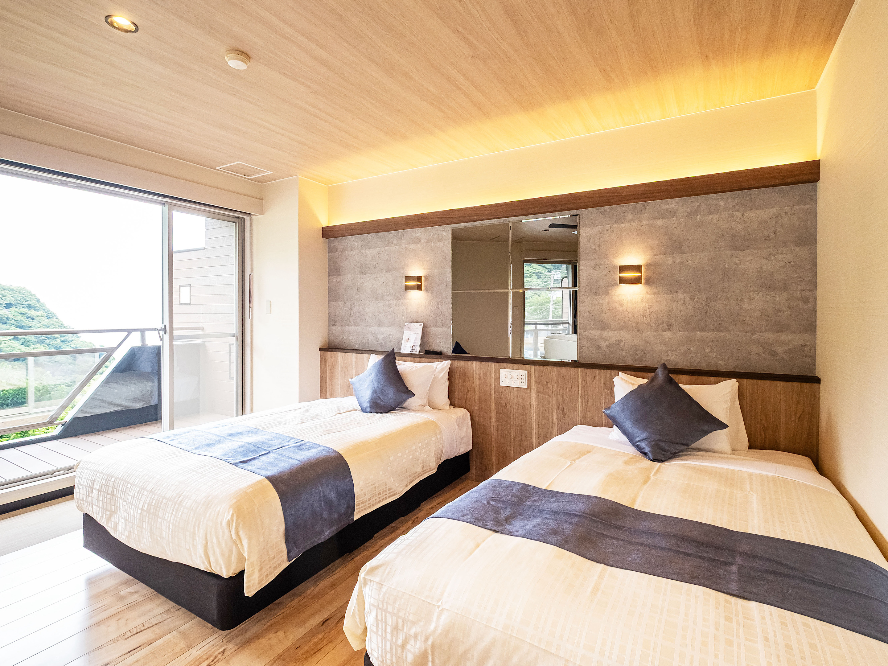 【洋モダンJrスイート】45平米＋テラス10平米　信楽焼露天風呂