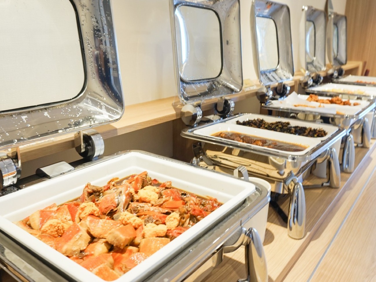 夕食ビュッフェ　※一例