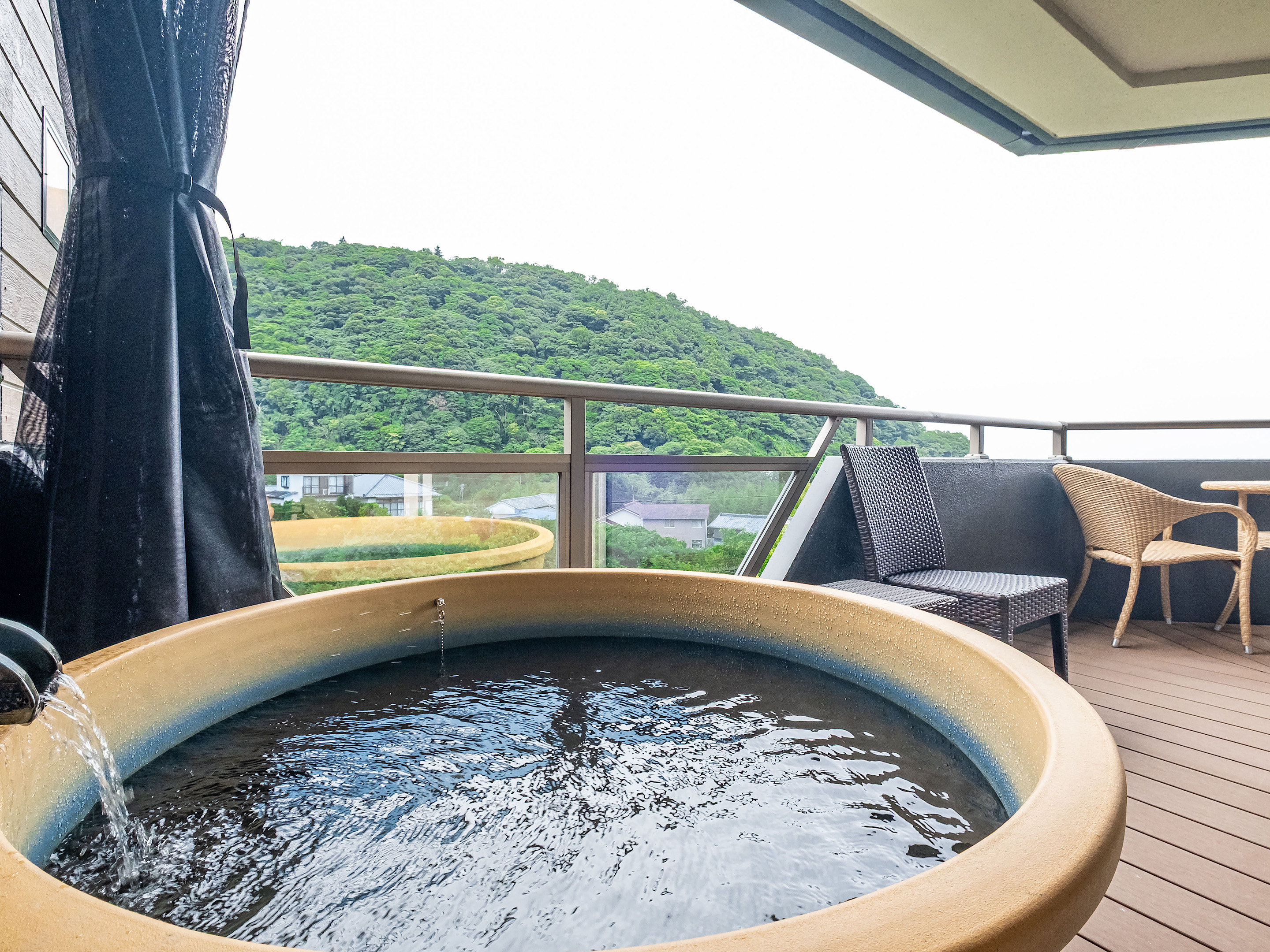 【洋モダンJrスイート】45平米＋テラス10平米　信楽焼露天風呂