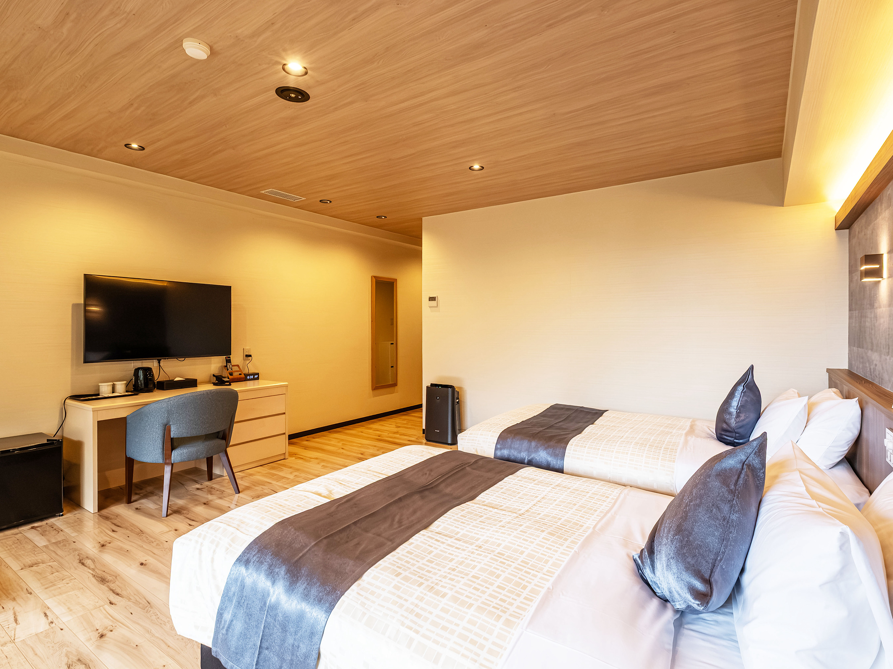 【洋モダン洋室】40平米＋テラス11平米　信楽焼露天風呂　