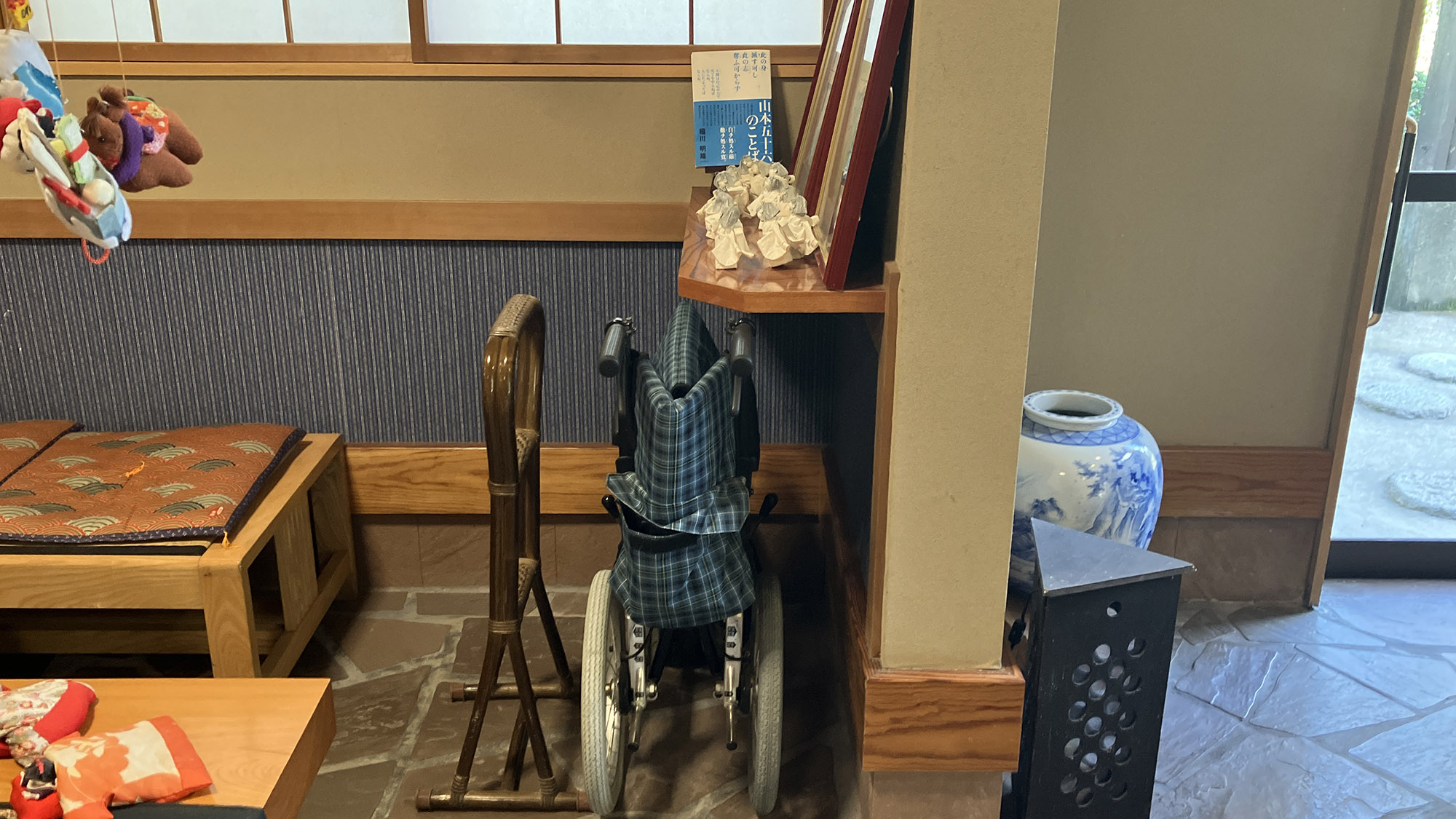 ・【バリアフリー】館内には車椅子のご用意がございます。