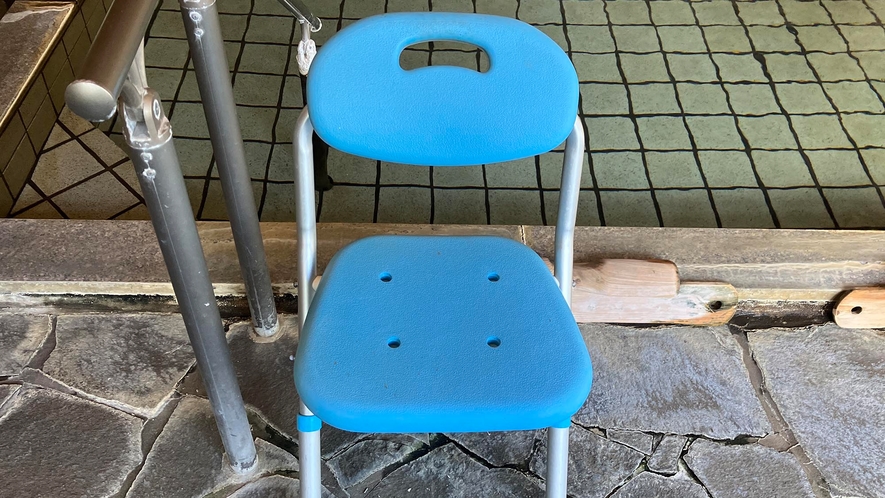 ・【バリアフリー】お風呂用の椅子を設置しています。