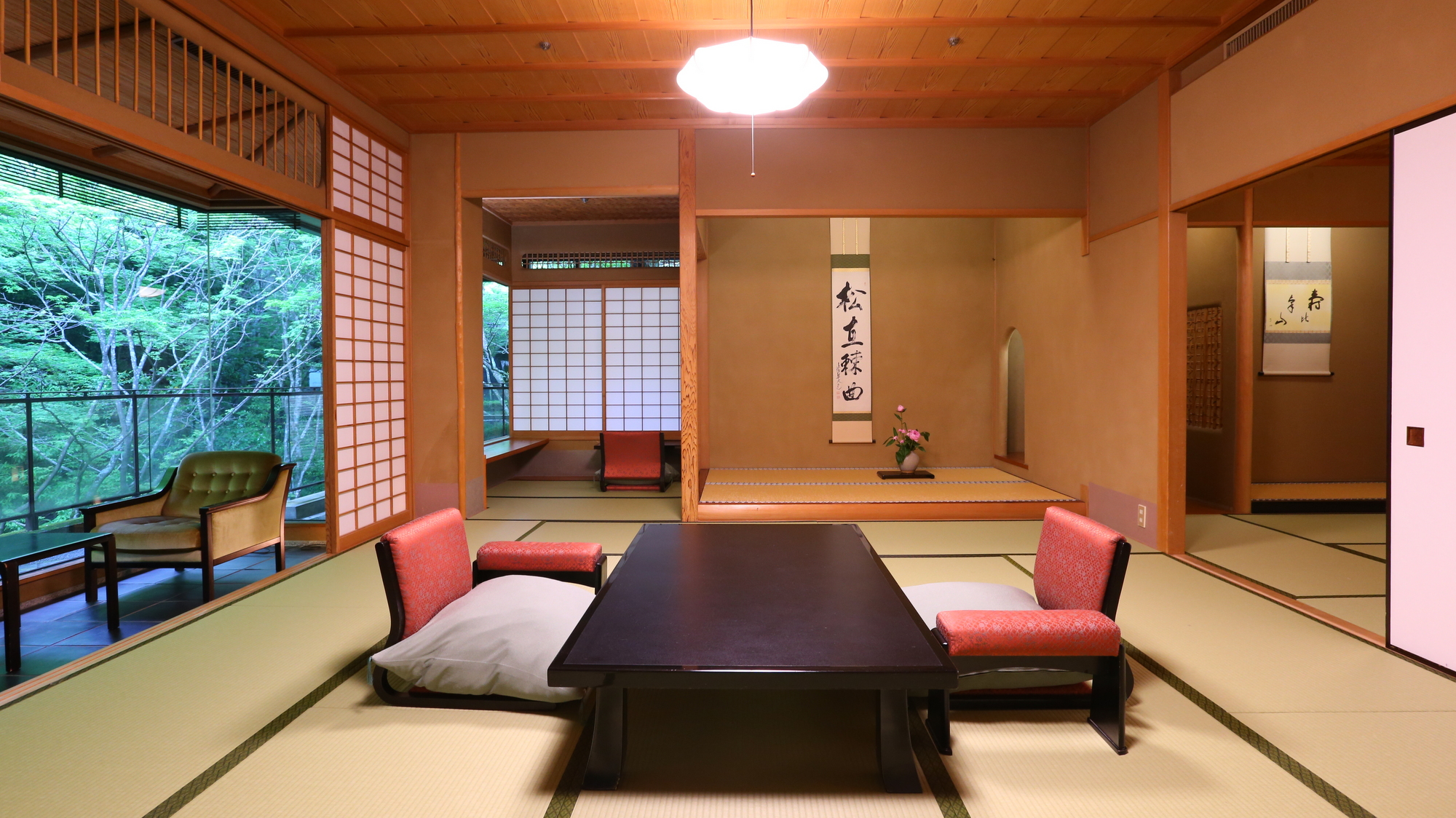 【迎賓館 花富貴】本間は数奇屋造りの純和風の客室