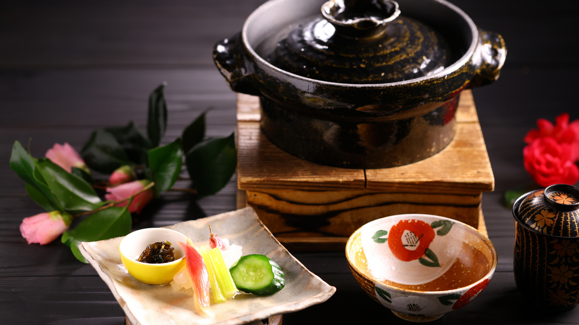 【2025春】「北海道産　ゆめぴりかの釜炊きご飯」には「桜エビの赤出汁」と香の物4種を添えて